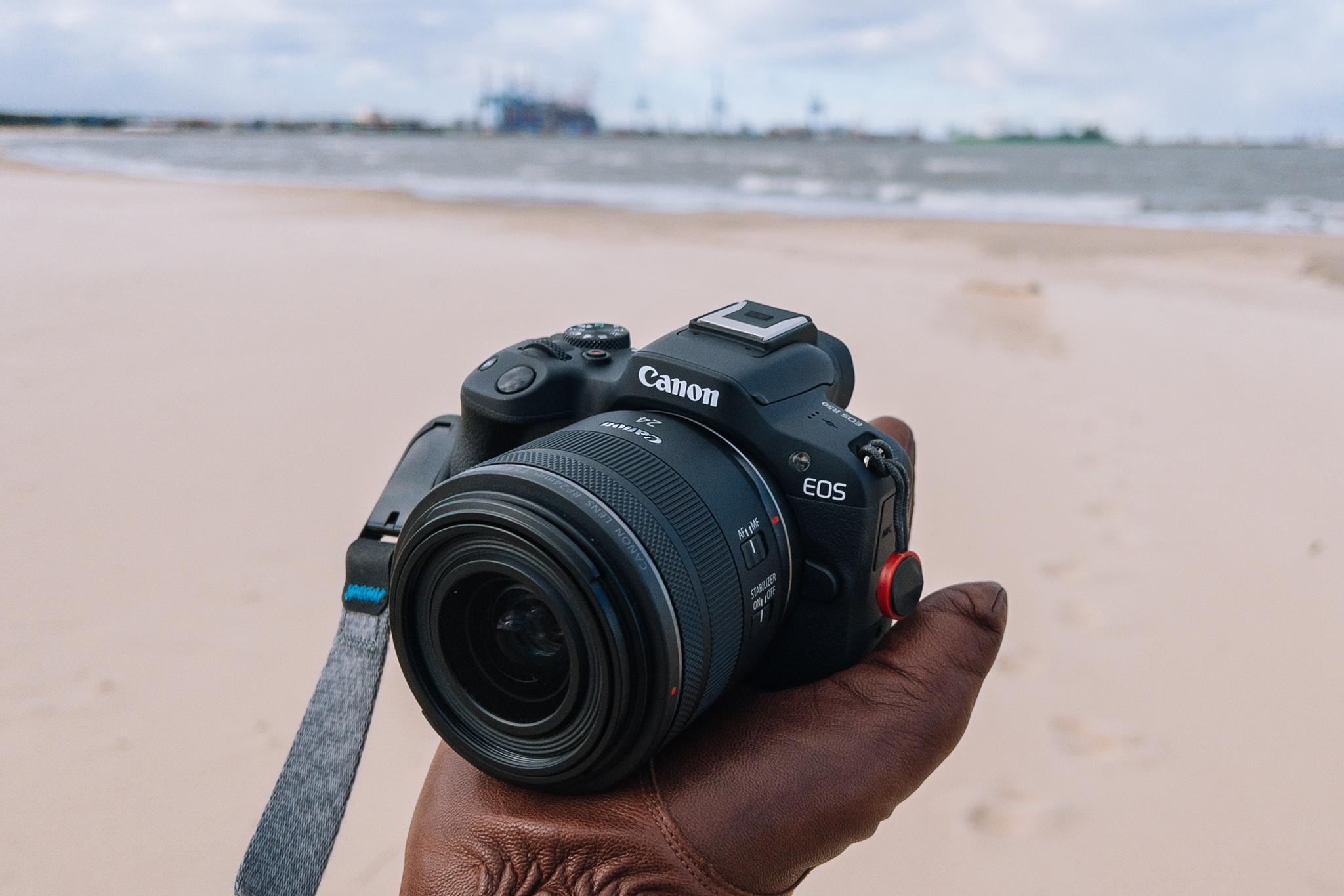 Canon EOS R50