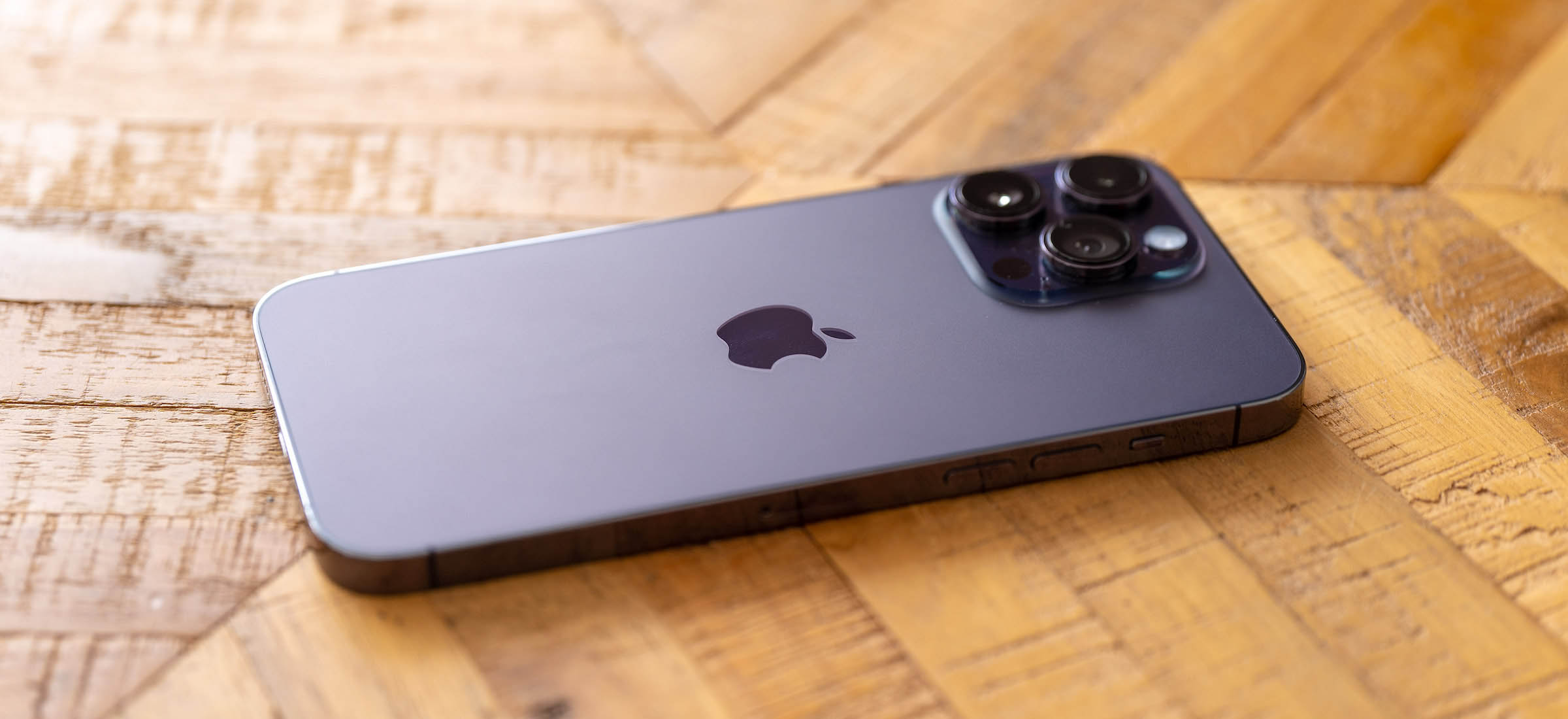 Najnowszy iPhone 800 zł taniej. Plus ma nową ofertę