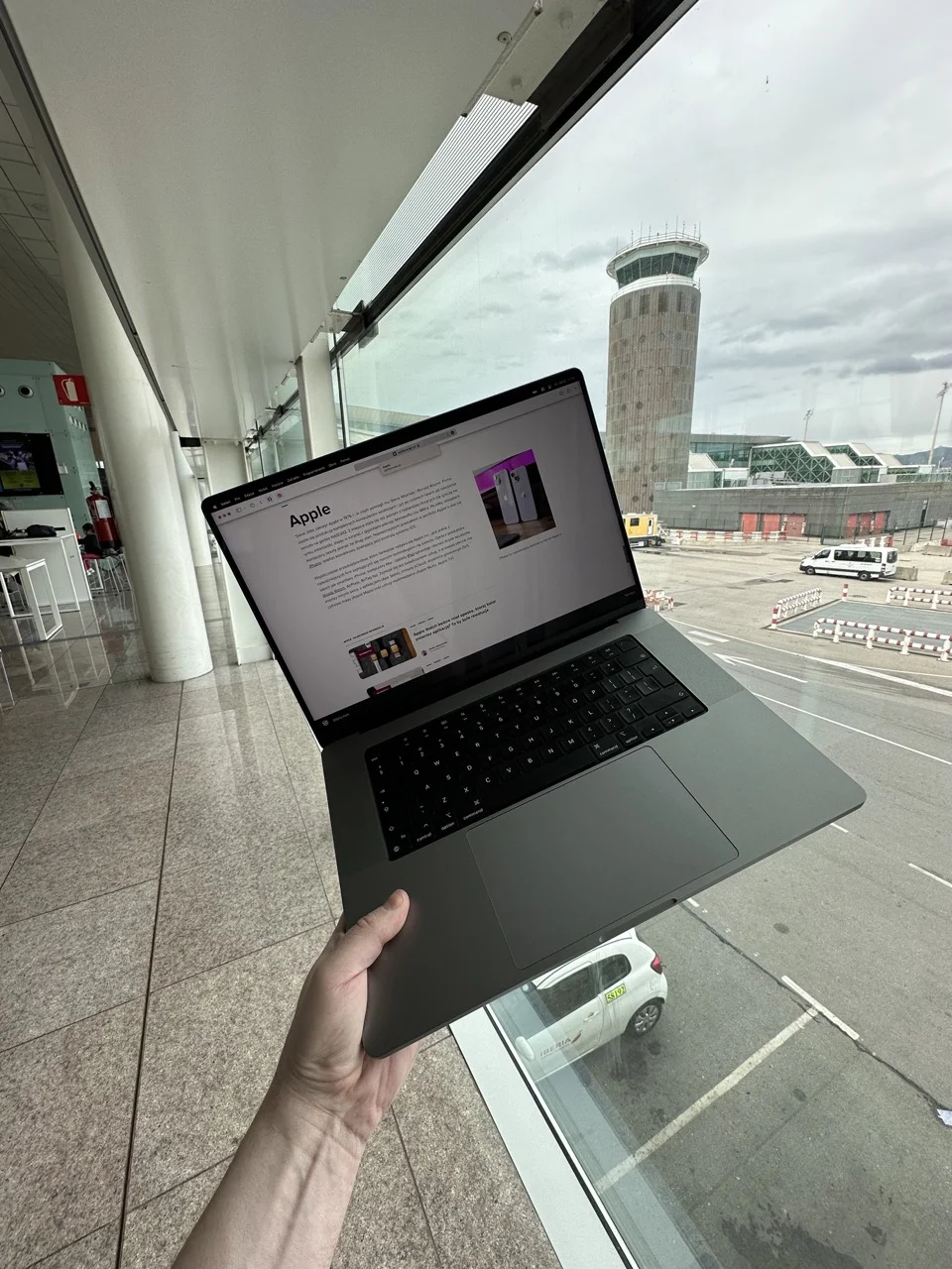 MacBook Pro 16” waży 2,16 kg