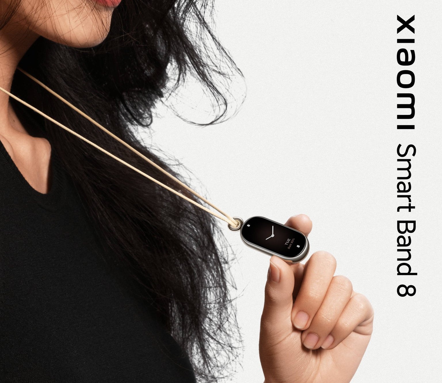 Xiaomi Mi Band 8 powiesisz na szyi. Szalony krok producenta, który jest strzałem w dziesiątkę