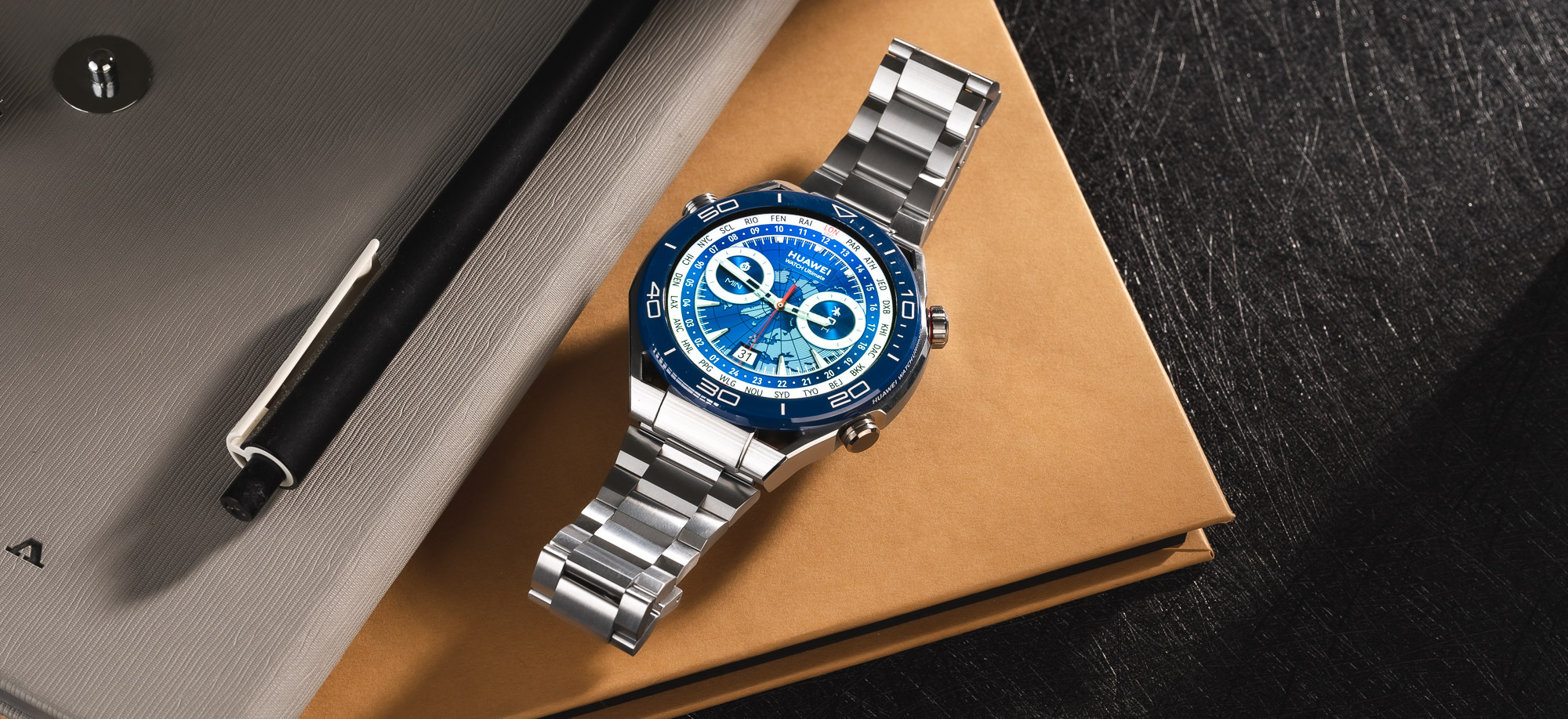 Huawei Watch Ultimate wygląda jakby pochodził od jubilera. Test i wrażenia