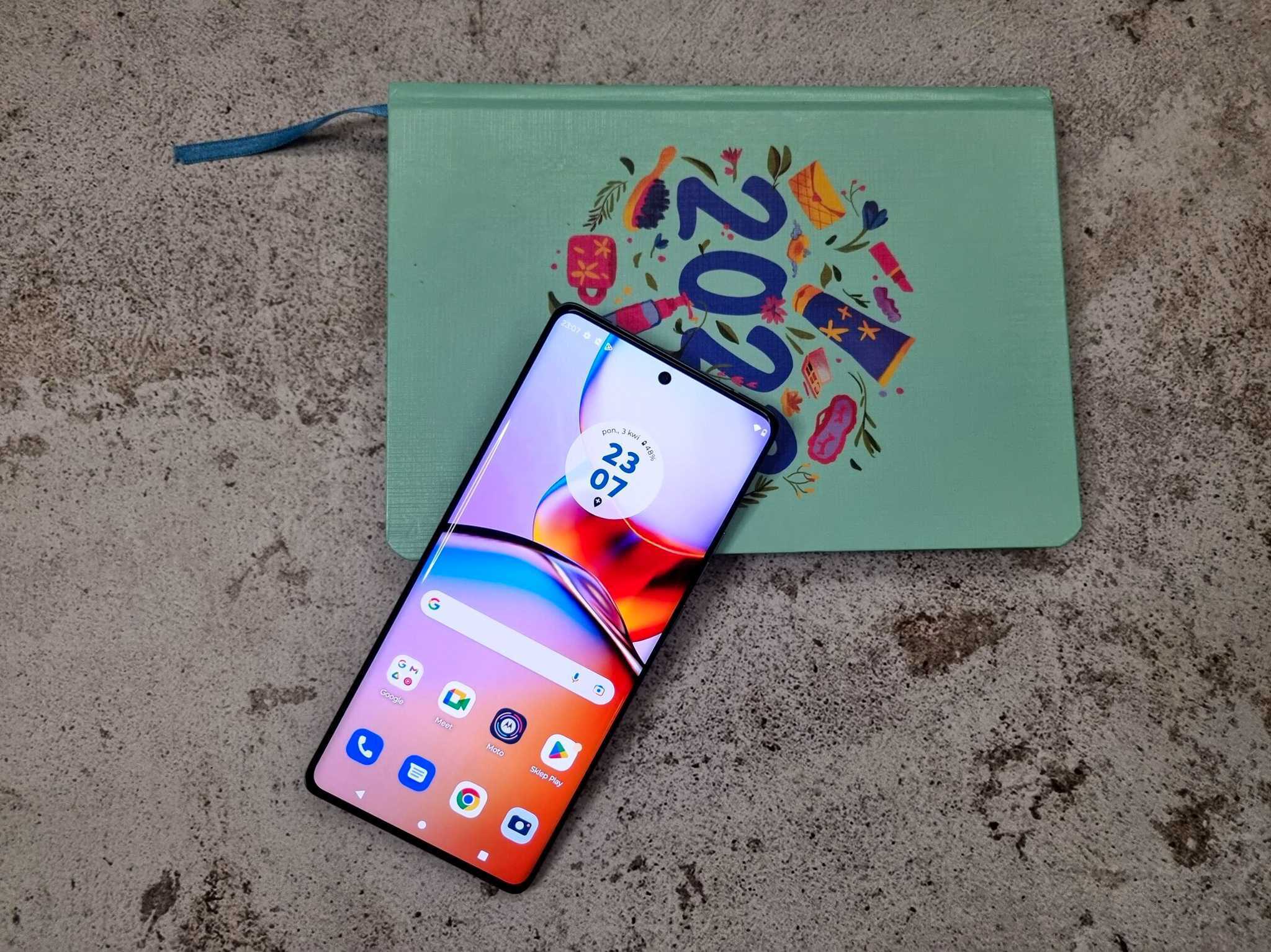Motorola edge 40 pro oficjalnie w Polsce. Mam już ją w rękach i nie zamierzam wypuścić