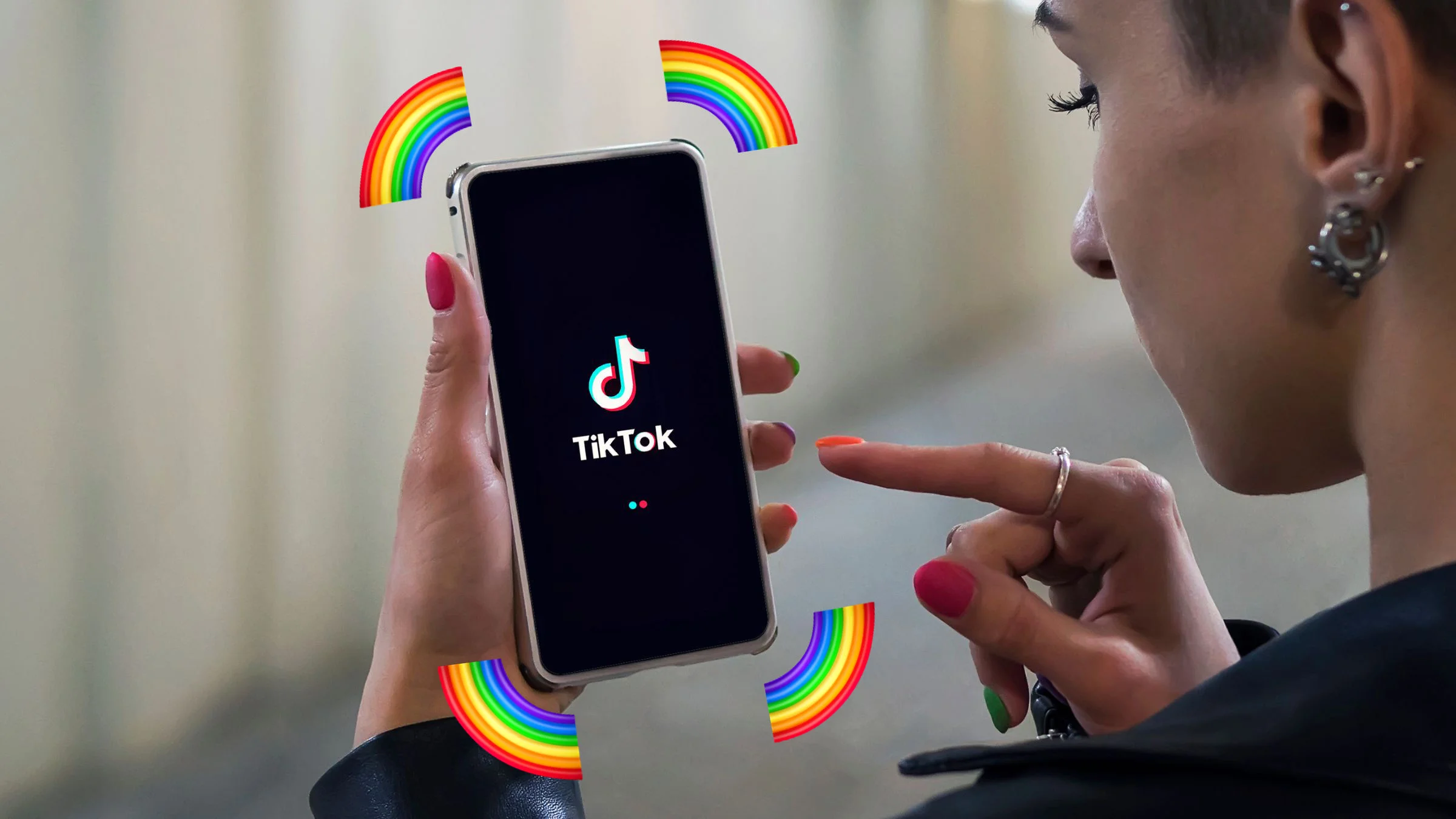 TikTok stworzył wielką listę gejów i lesbijek. Ludzie LGBT byli oznaczani