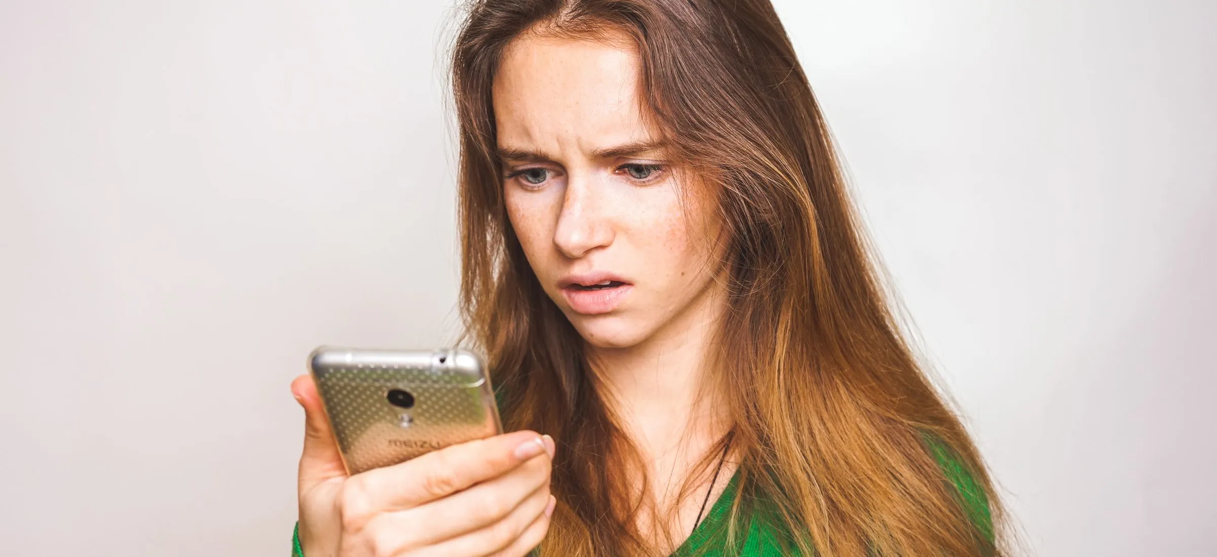 Jak wyczyścić i naprawić wejście do ładowarki w telefonie