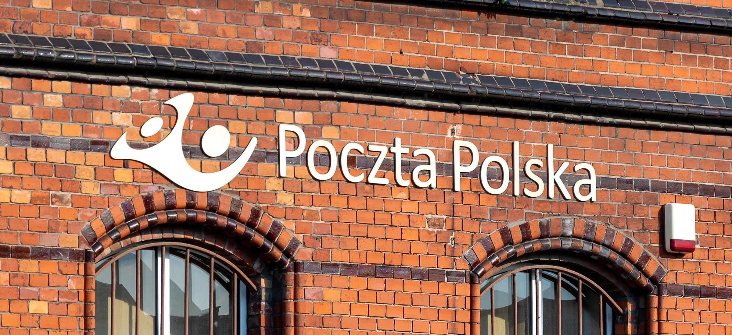Podszywają się pod Pocztę Polską. Łatwo złapać się na to oszustwo