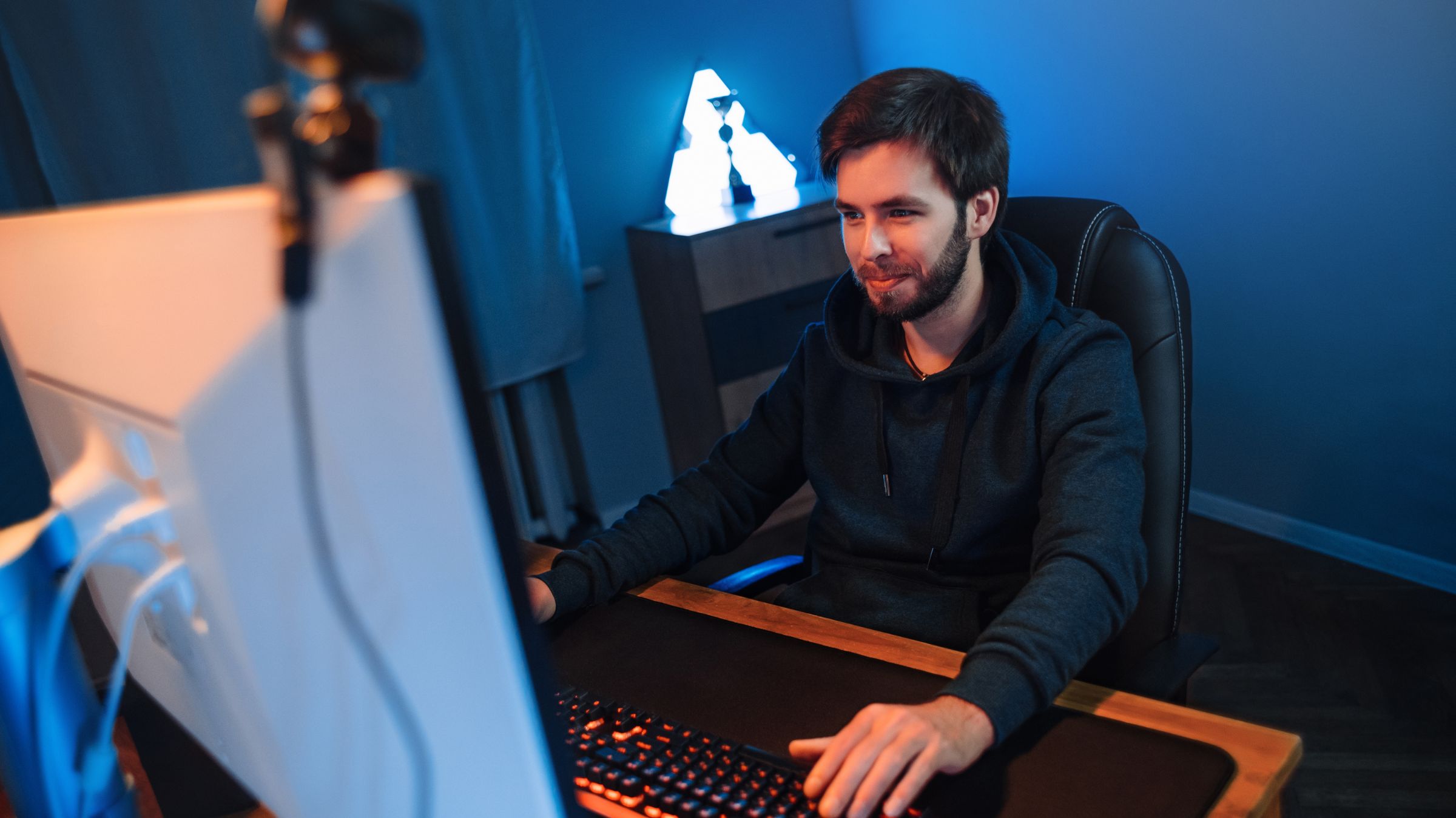 Streamer ogolił głowę za 10 tys. złotych. Nie przewidział, co zrobi darczyńca