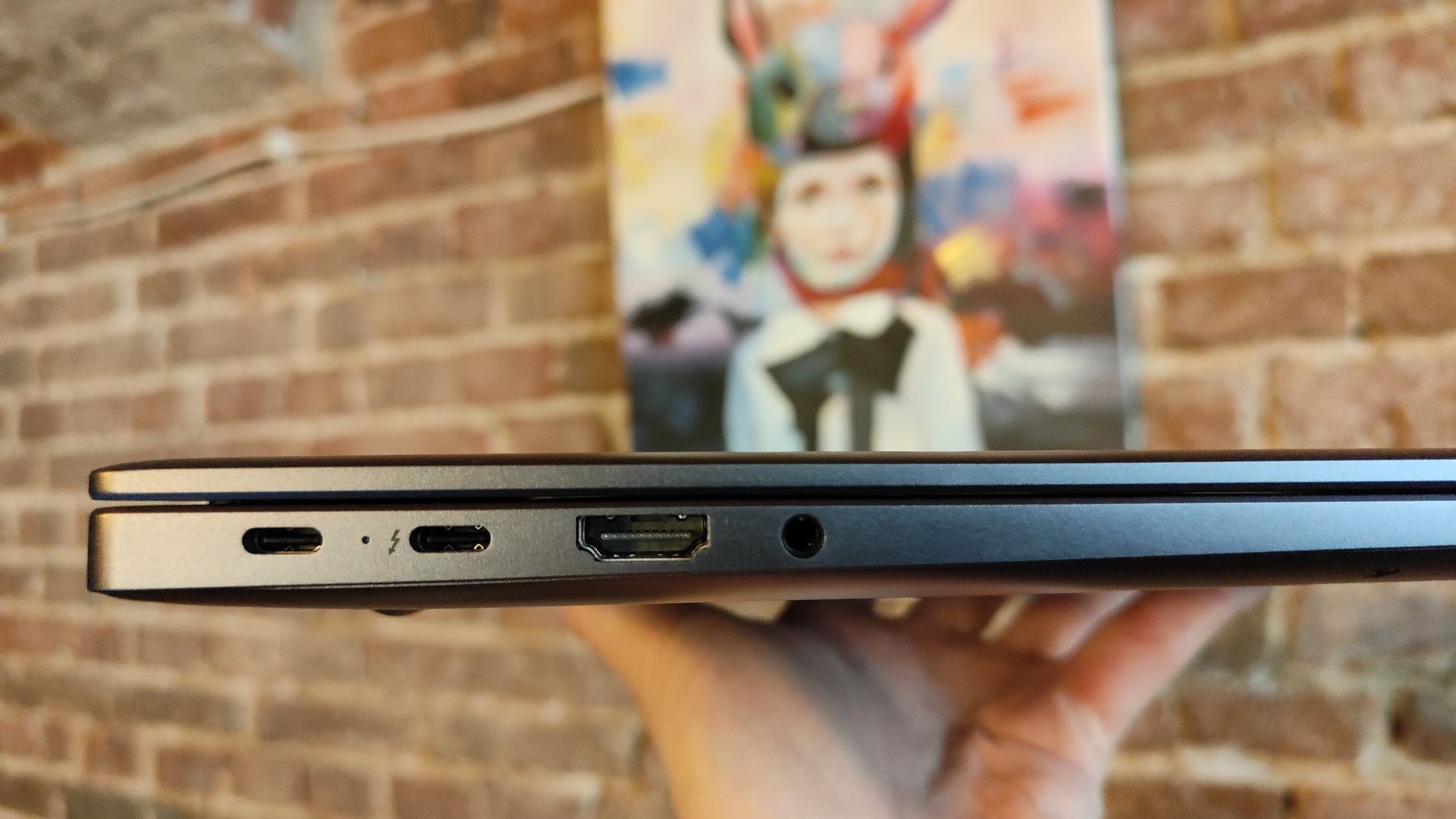 Huawei MateBook 16s 2023 - porty po lewej