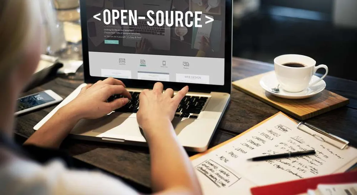 Wyścig zbrojeń o sztuczną inteligencję. Czy open source może pokonać Big Techy?