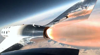 pierwszy komercyjny cywilny lot w kosmos virgin galactic