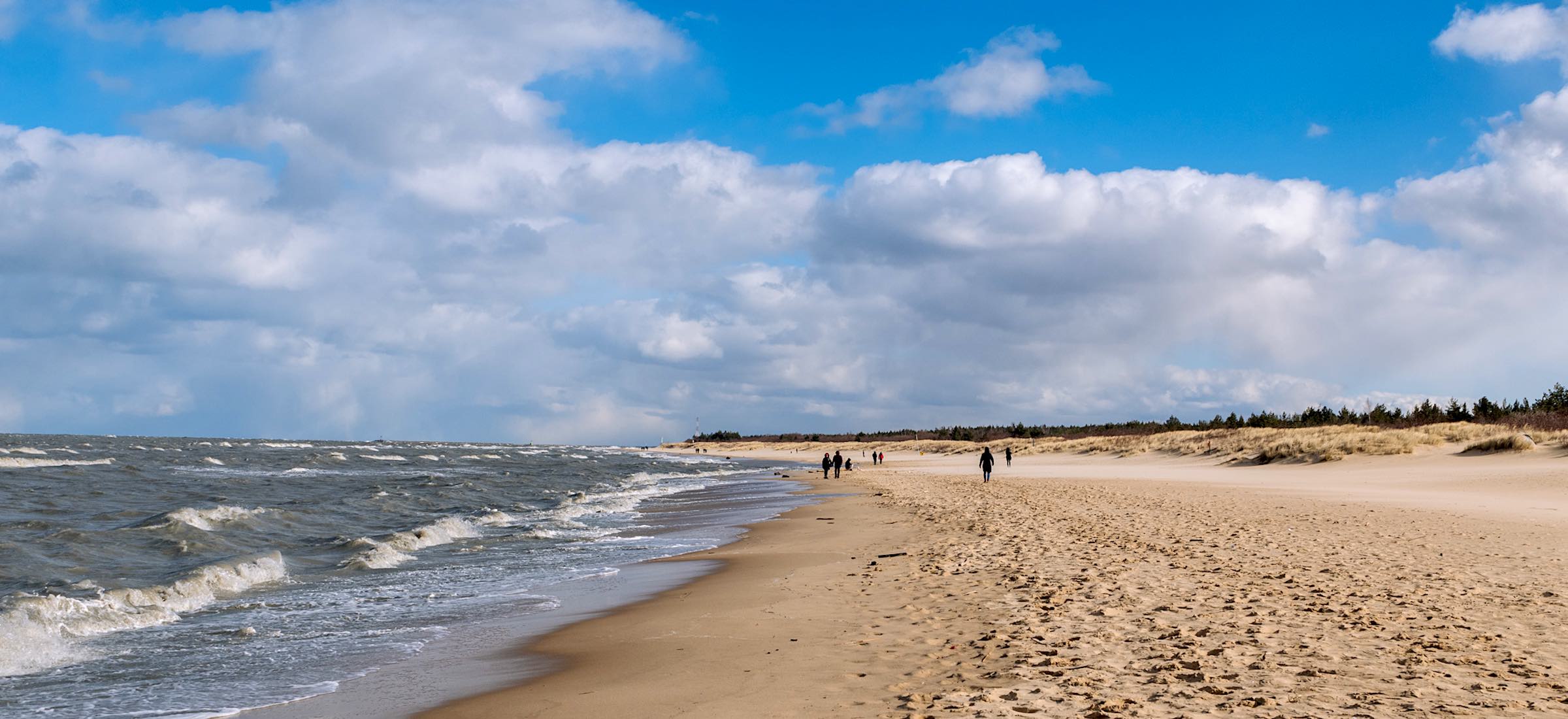 Pojechałem nad morze, żeby na plaży oglądać ulubiony serial