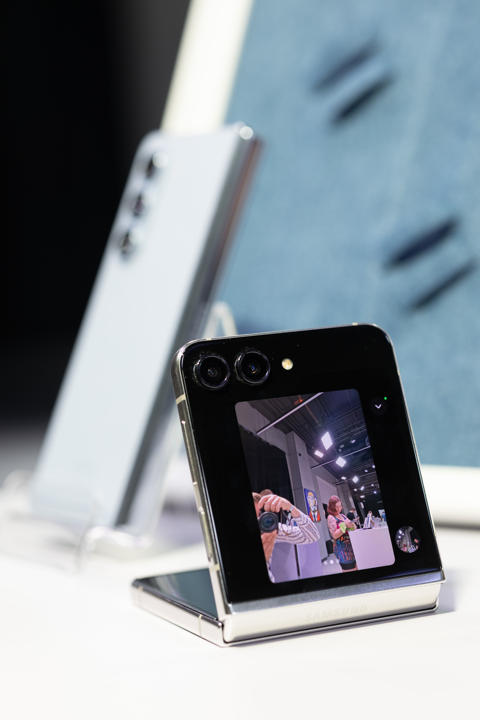 Samsung Galaxy Z Flip 5, fot. Krzysztof Basel.