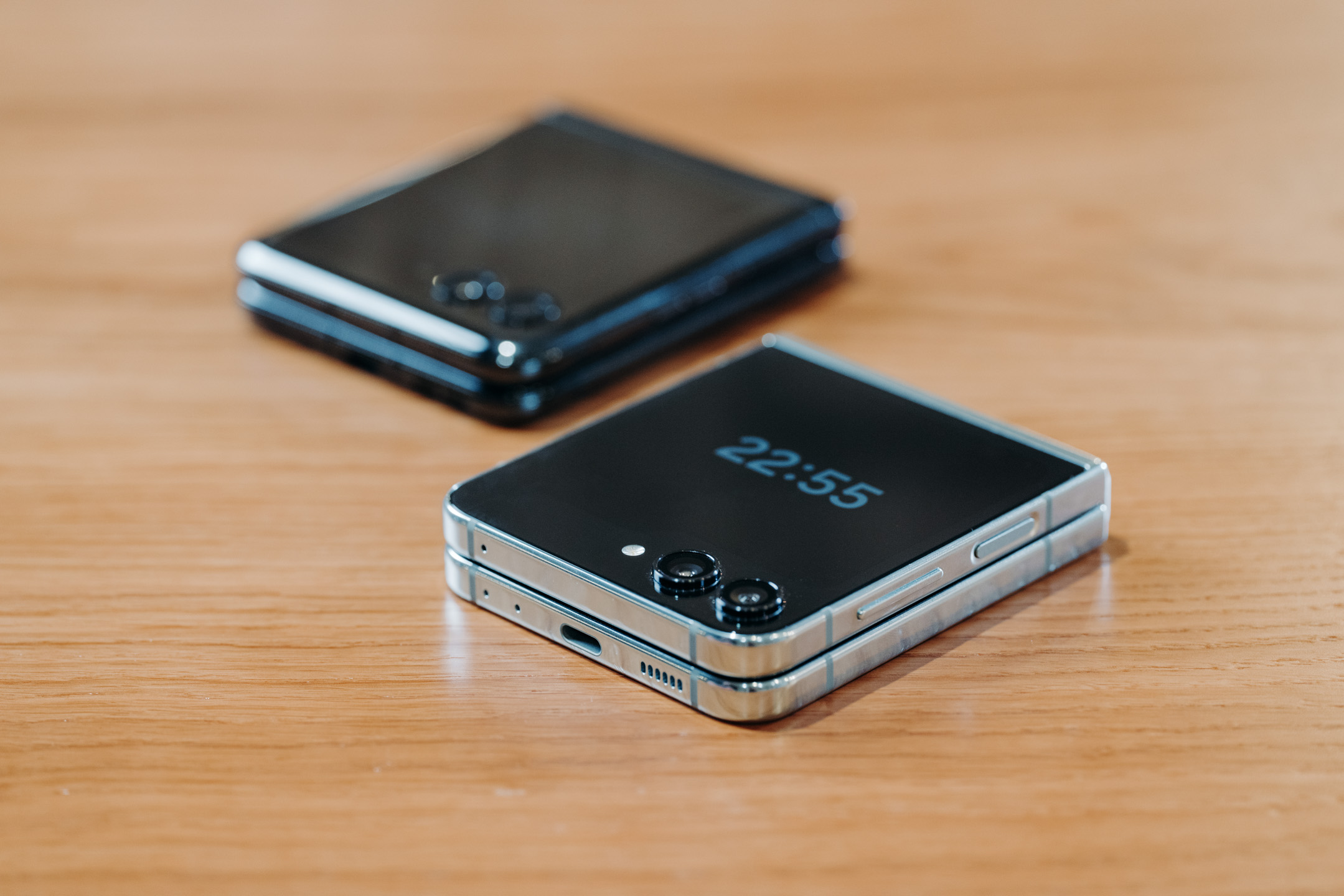 Samsung Galaxy Z Flip 5 vs Motorola razr 40 Ultra. Starcie tytanów