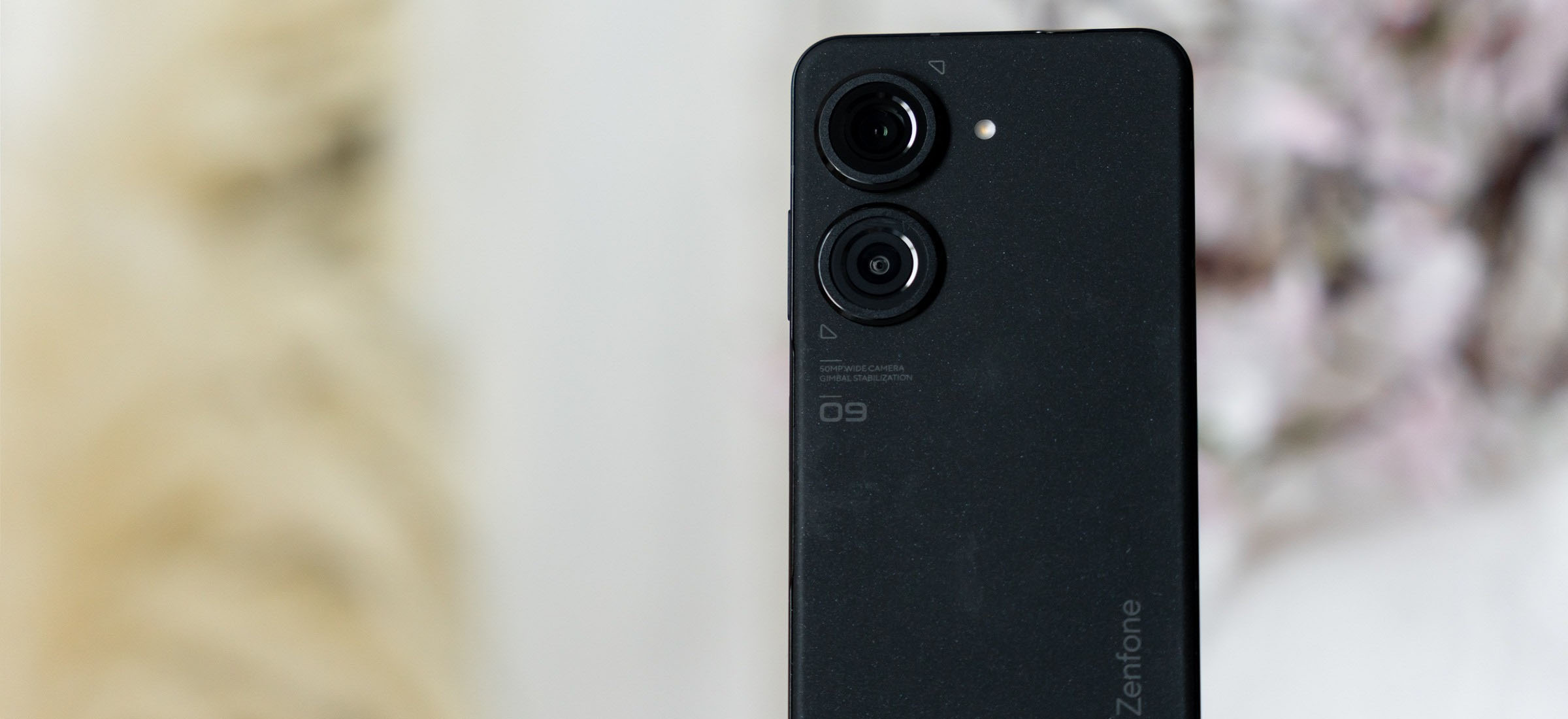 Pierwszy taki Asus Zenfone. Nowy model nie przypomina wcześniejszych