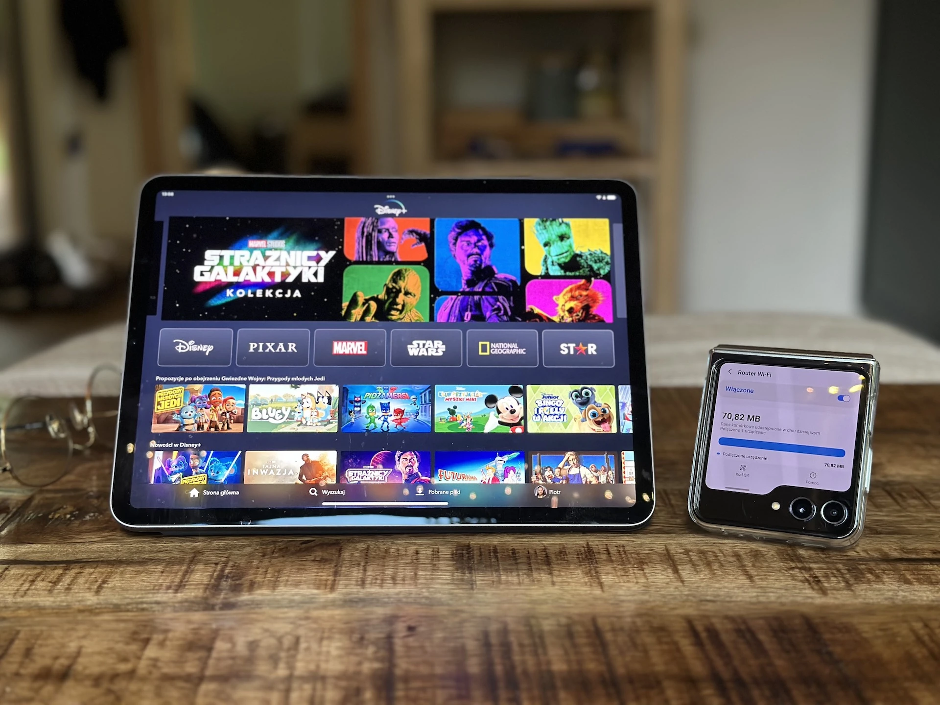 galaxy z flip 5 aplikacje na ekranie 