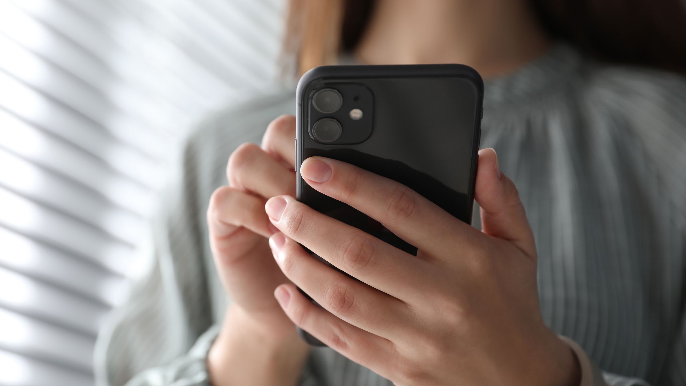 Apple zmienia pozycję przycisku do kończenia rozmów