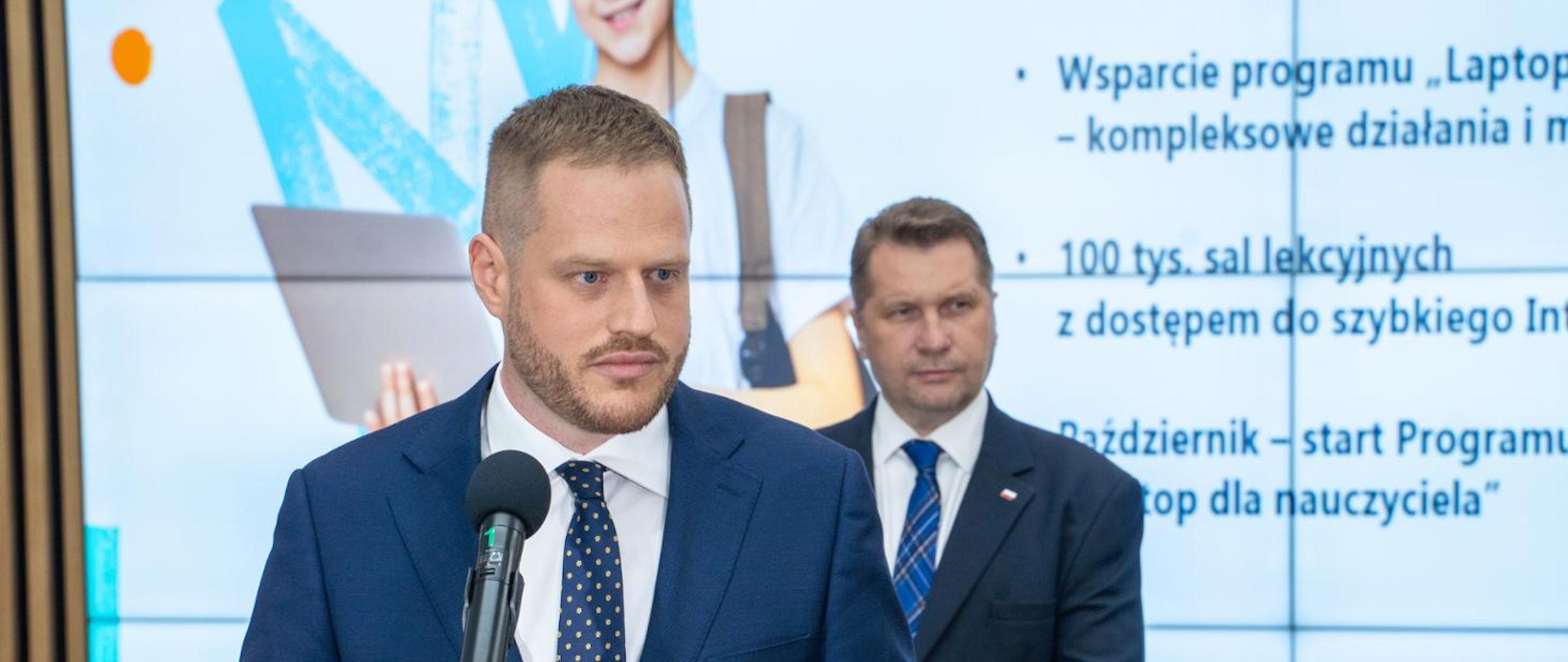 Rządowe laptopy dla uczniów czwartej klasy