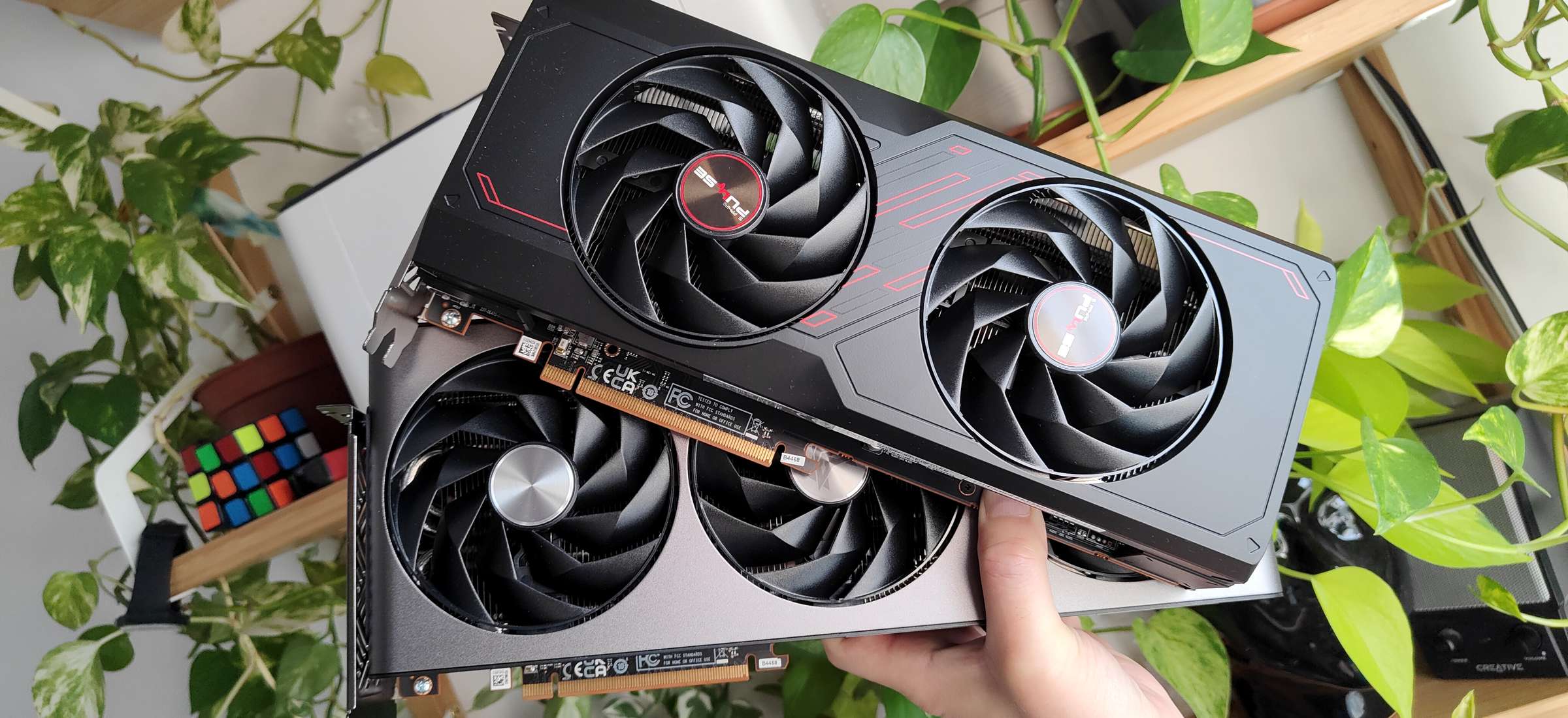 Radeon RX 7800 xt 7700 xt test