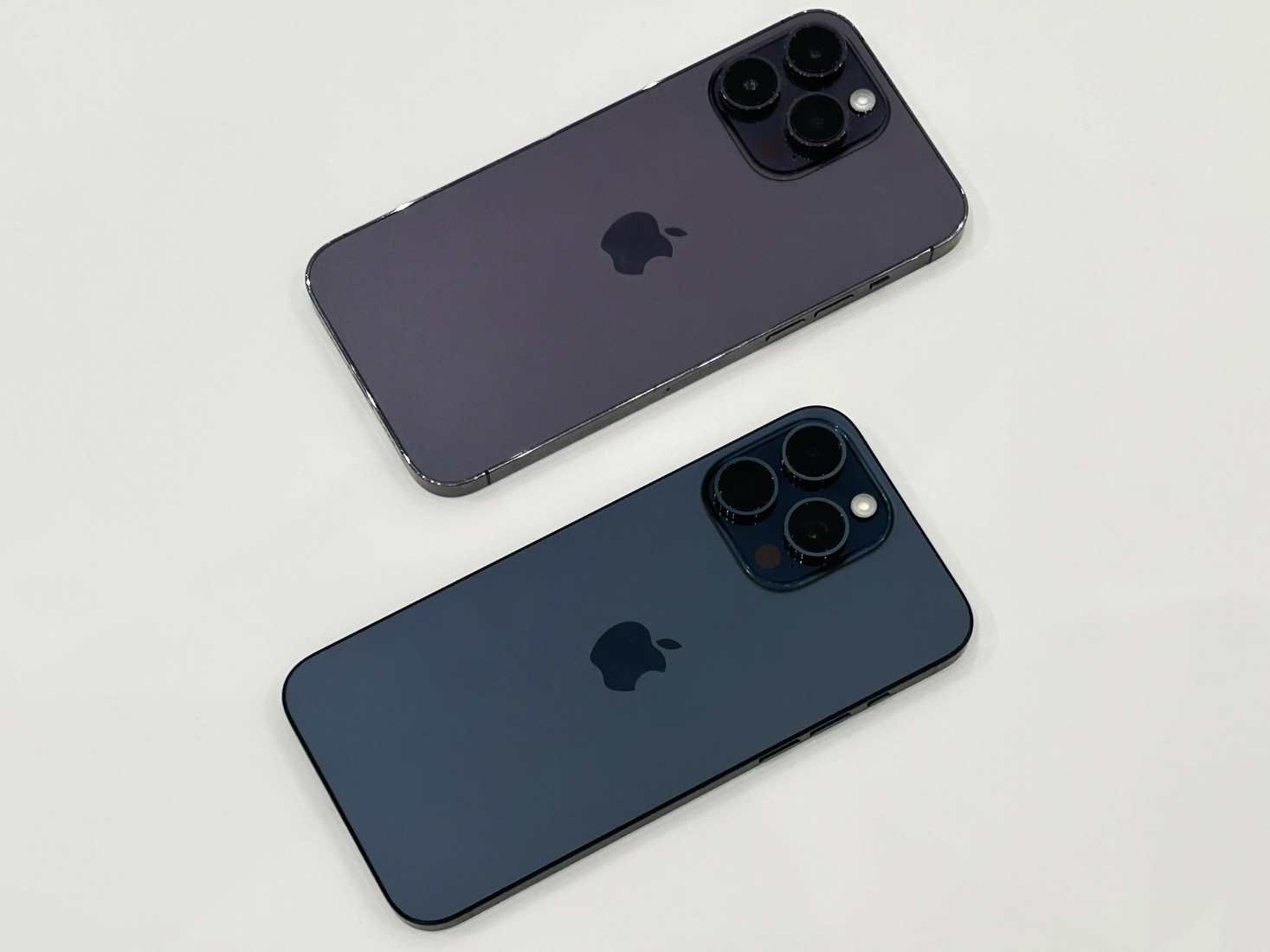 iphone 14 pro max vs 15 pro max kolor mat polysk