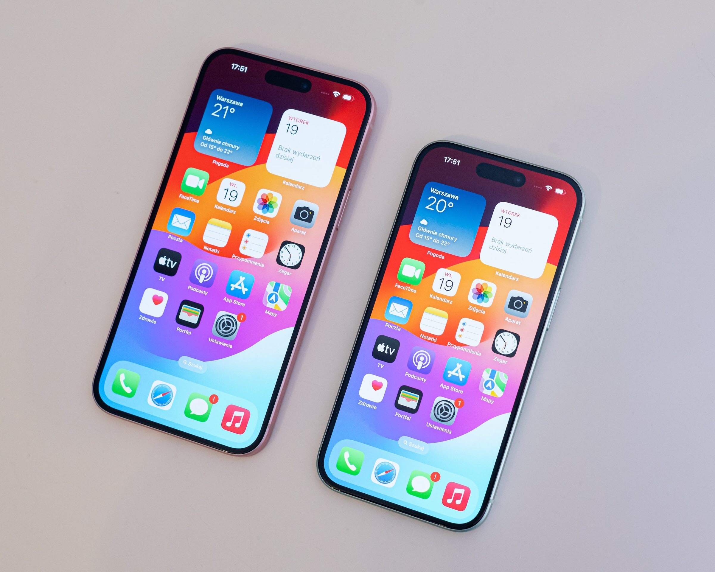 Który iPhone najdłużej działa na baterii? Zaskoczenie: to nie iPhone 15 Pro Max
