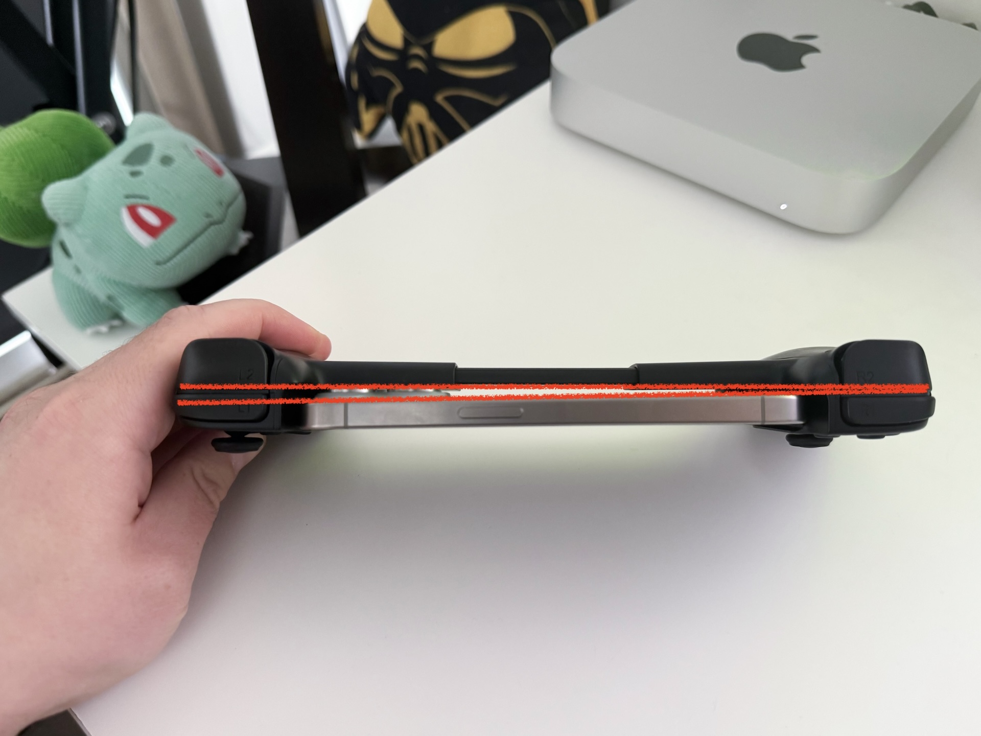 iPhone 15 Pro i kontroler BackBone z USB-C class="wp-image-4068155"
