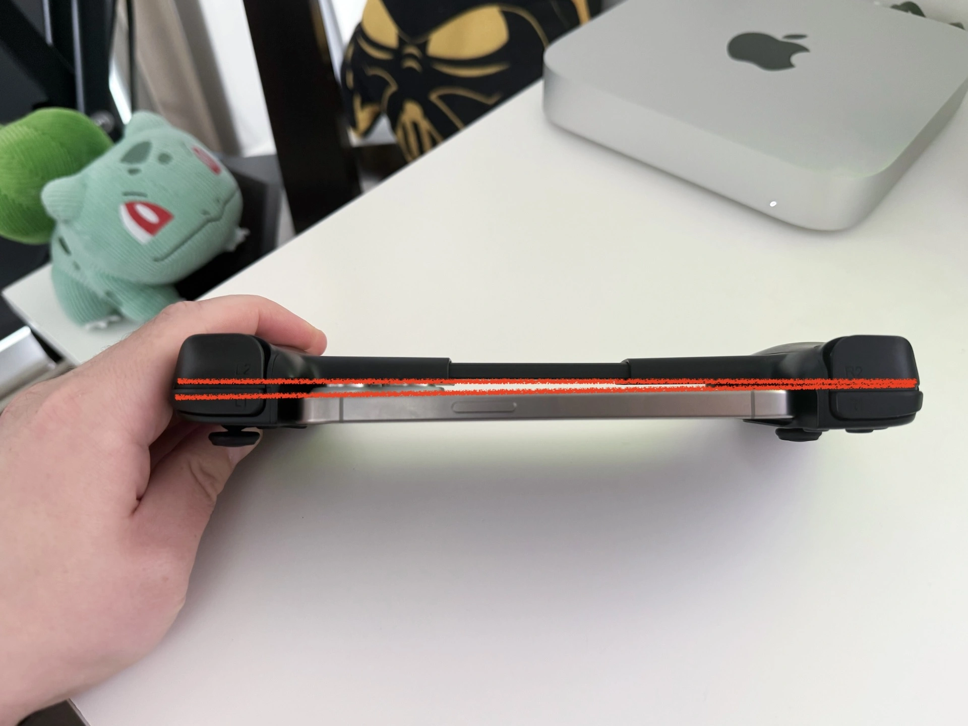 iPhone 15 Pro i kontroler BackBone z USB-C class="wp-image-4068155"