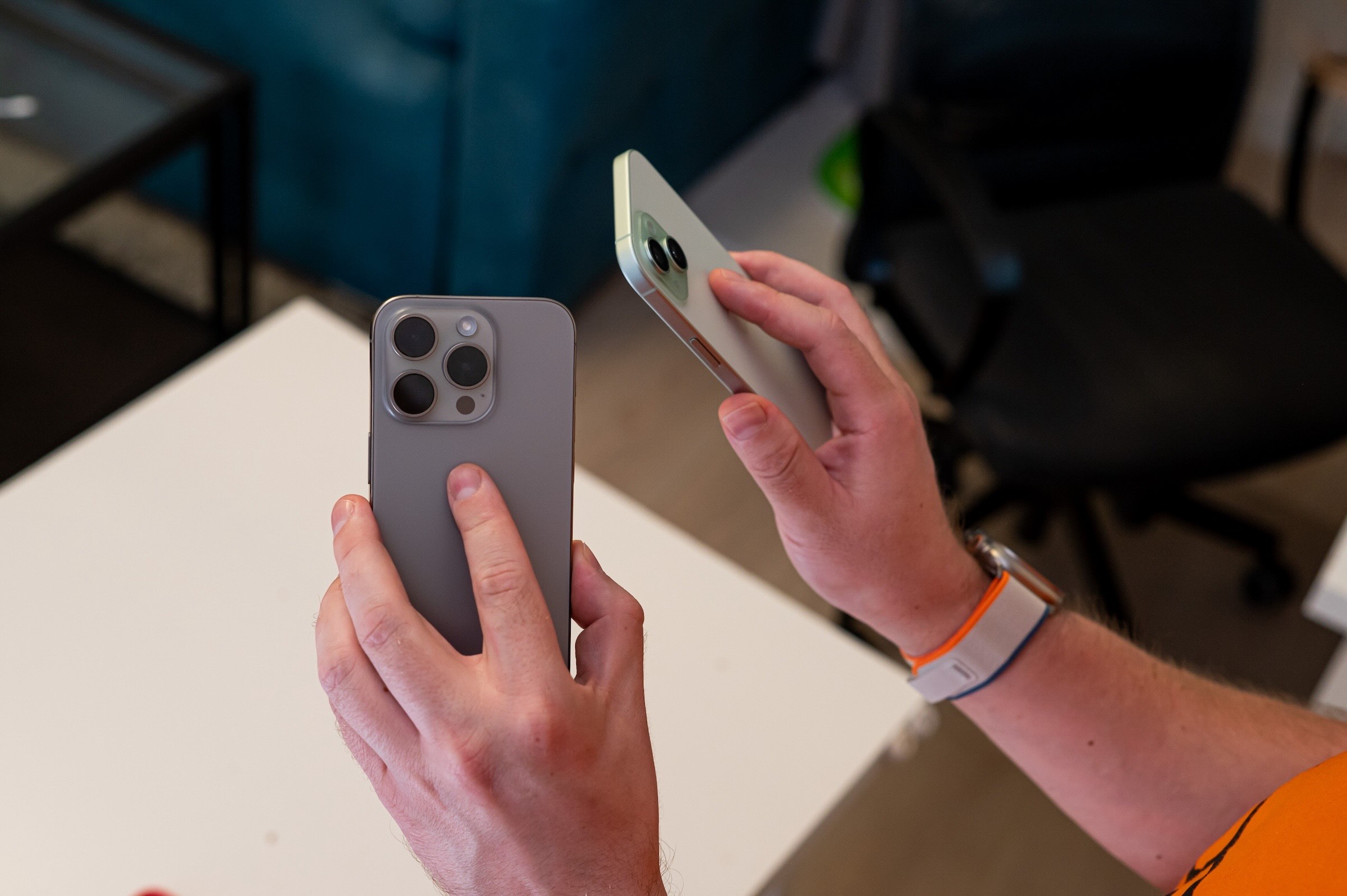 iphone 15 pro iphone 15 2