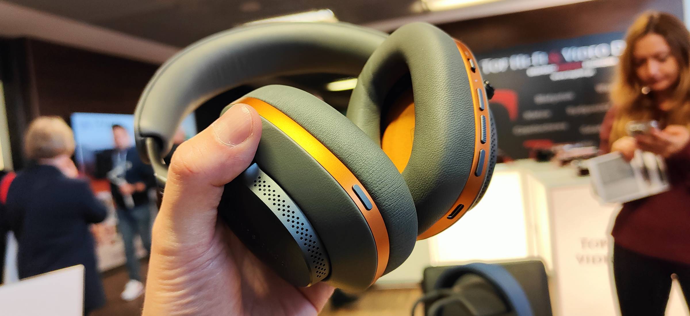 McLaren spotyka firmę od audio, przybijają żółwika i robią sprzęt w kształcie sterowca