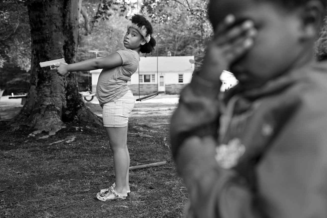 Fot. Matt McClain, &quot;Shooting range participant&quot;, 1. nagroda w kat. Fascinating Faces &amp; Characters / Siena International Photo Awards 2023. 