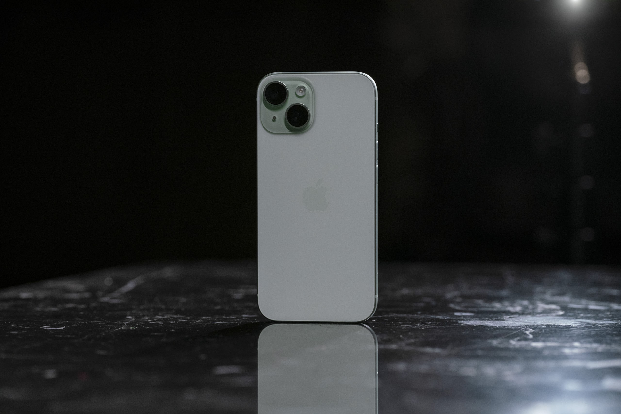 iphone-15-08-apple
