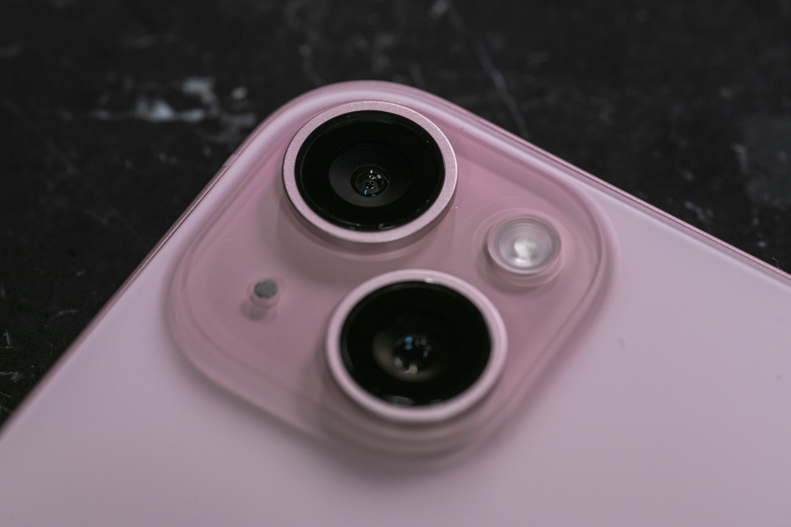 iphone-15-plus-12-apple