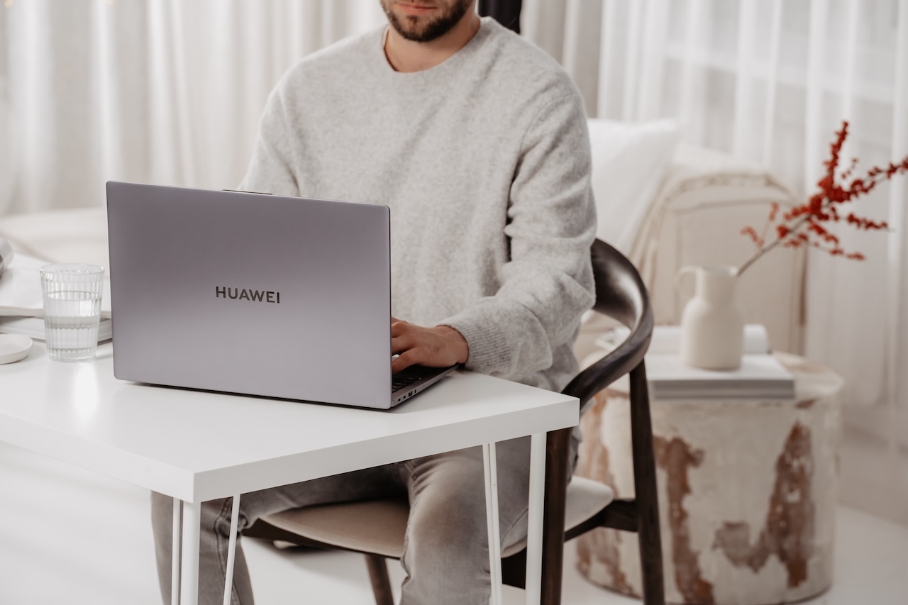 HUAWEI MateBook D14 2023 class="wp-image-4186313"