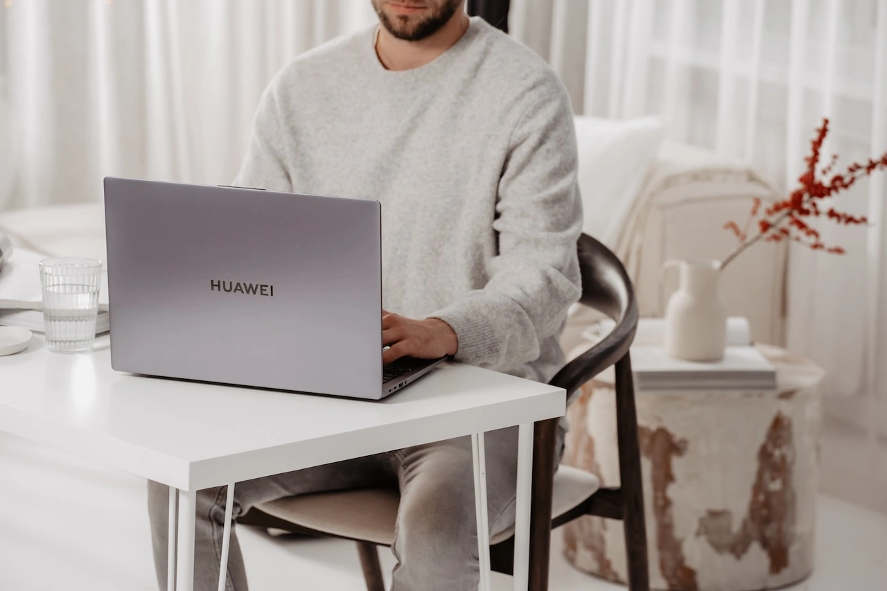 HUAWEI MateBook D14 2023 class="wp-image-4186313" 