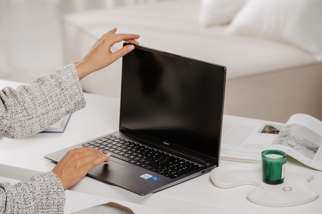 HUAWEI MateBook D16 2022 class="wp-image-4186319"