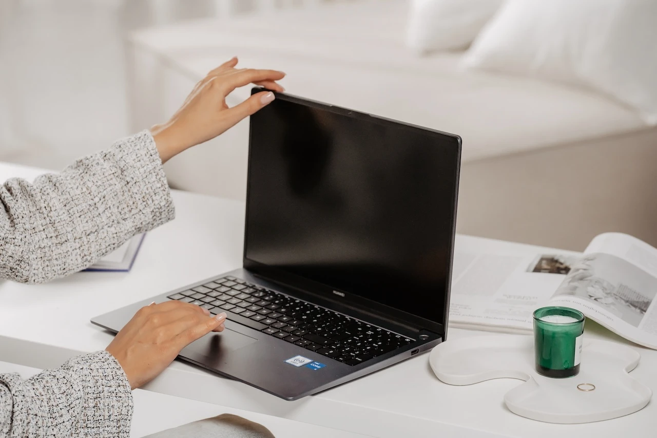 HUAWEI MateBook D16 2022 class="wp-image-4186319" 