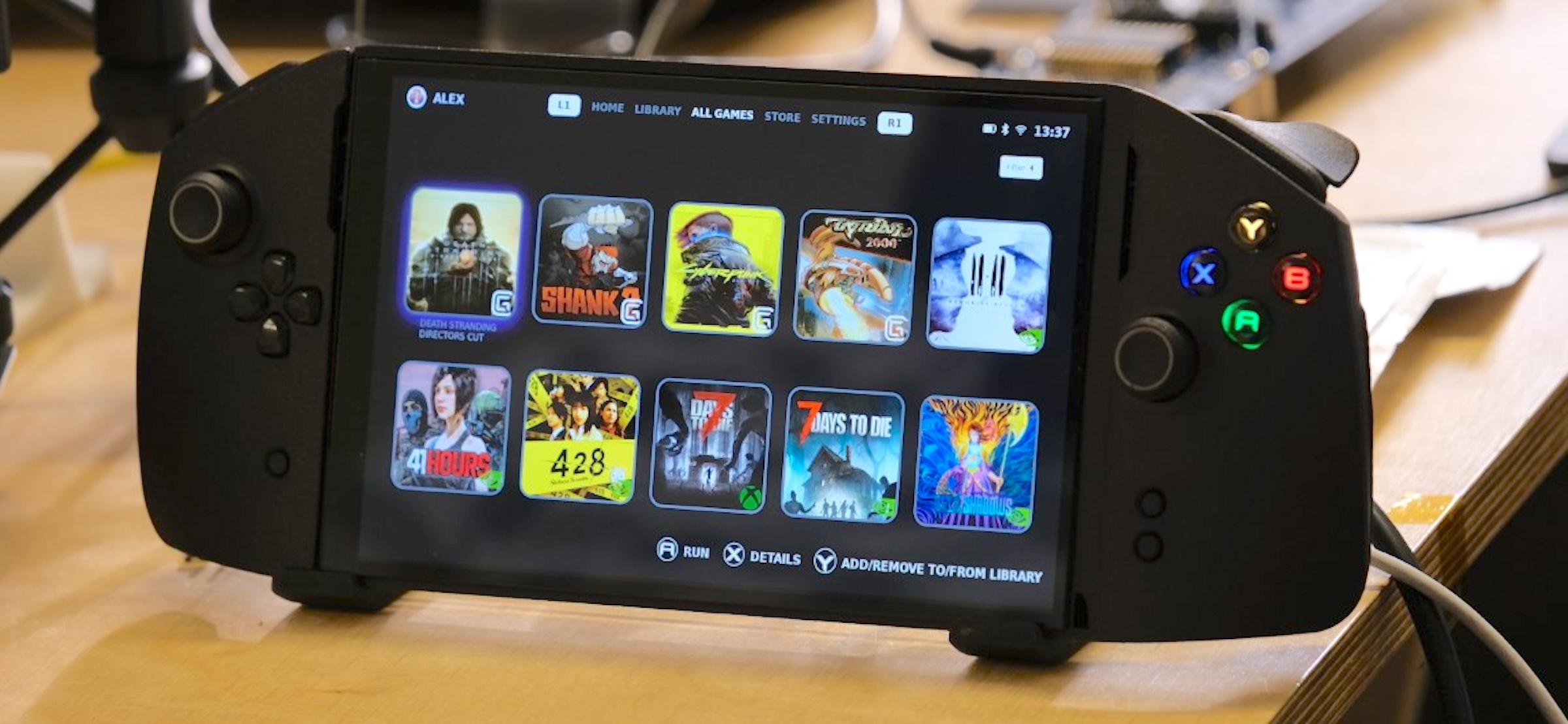 W Szczecinie powstaje Combo handheld - polska konsola do gier