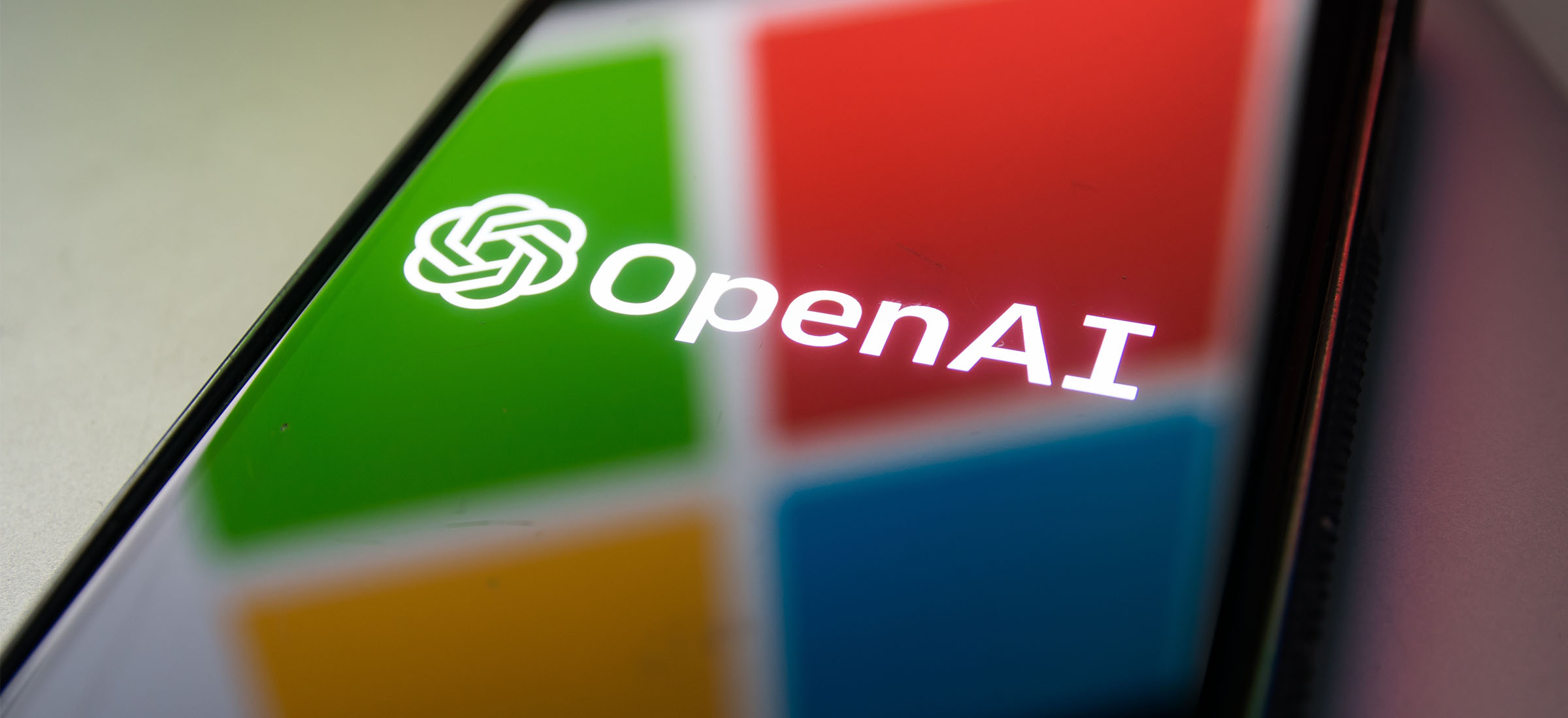Sam Altman i Greg Brockman częścią "nowej grupy badawczej AI". OpenAI się ich pozbyło, Microsoft przygarnął