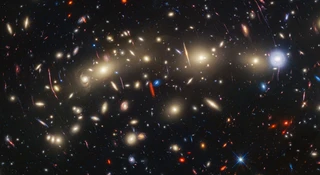 Teleskopy Webba i Hubble'a połączyły siły. Powstał najbardziej kolorowy obraz Wszechświata