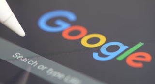 Google rozpoczął rok pogrzebem, a zakończył w wielkim stylu. 2023 był szalonym rokiem dla giganta