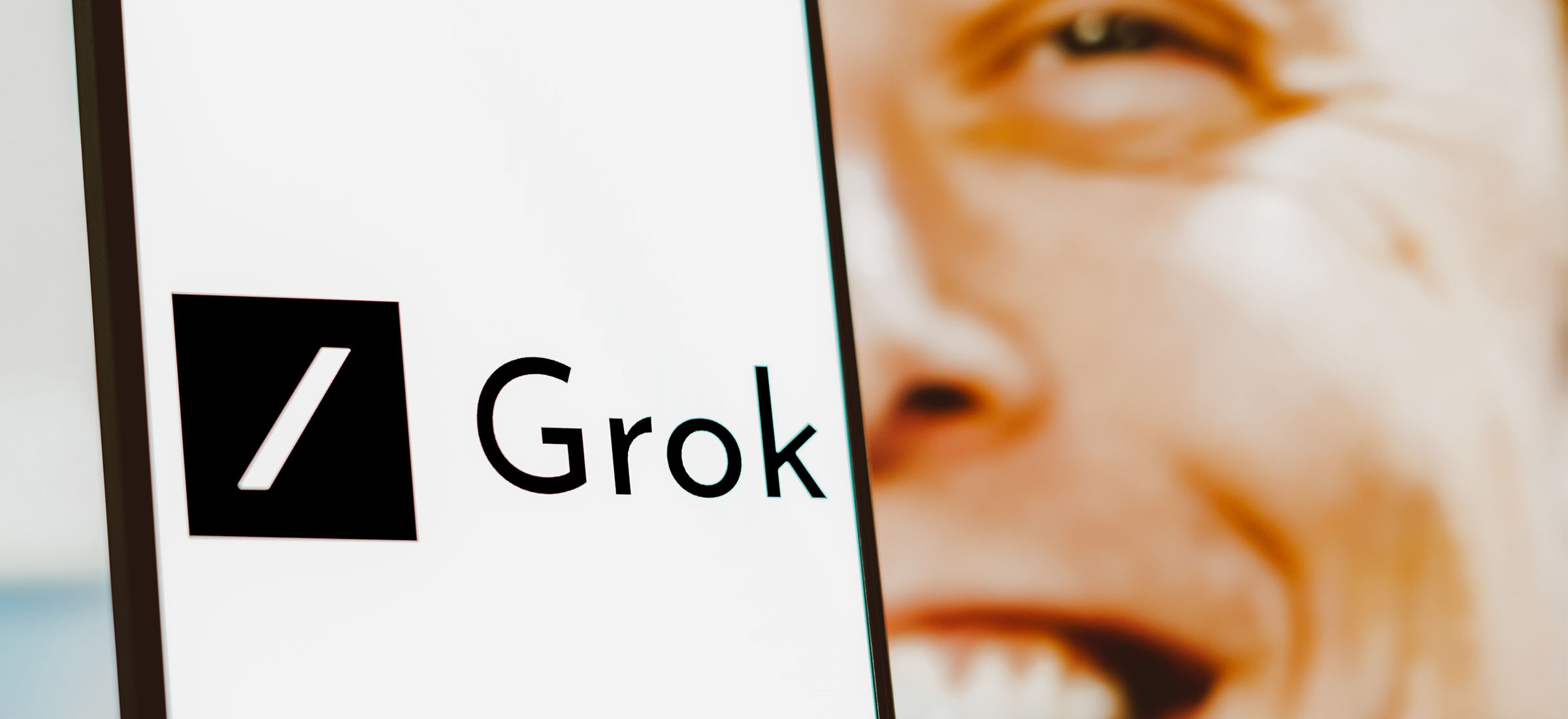 Elon Musk ma własnego chatbota. Jest płatny i generuje dokładnie to, czego byś się spodziewał