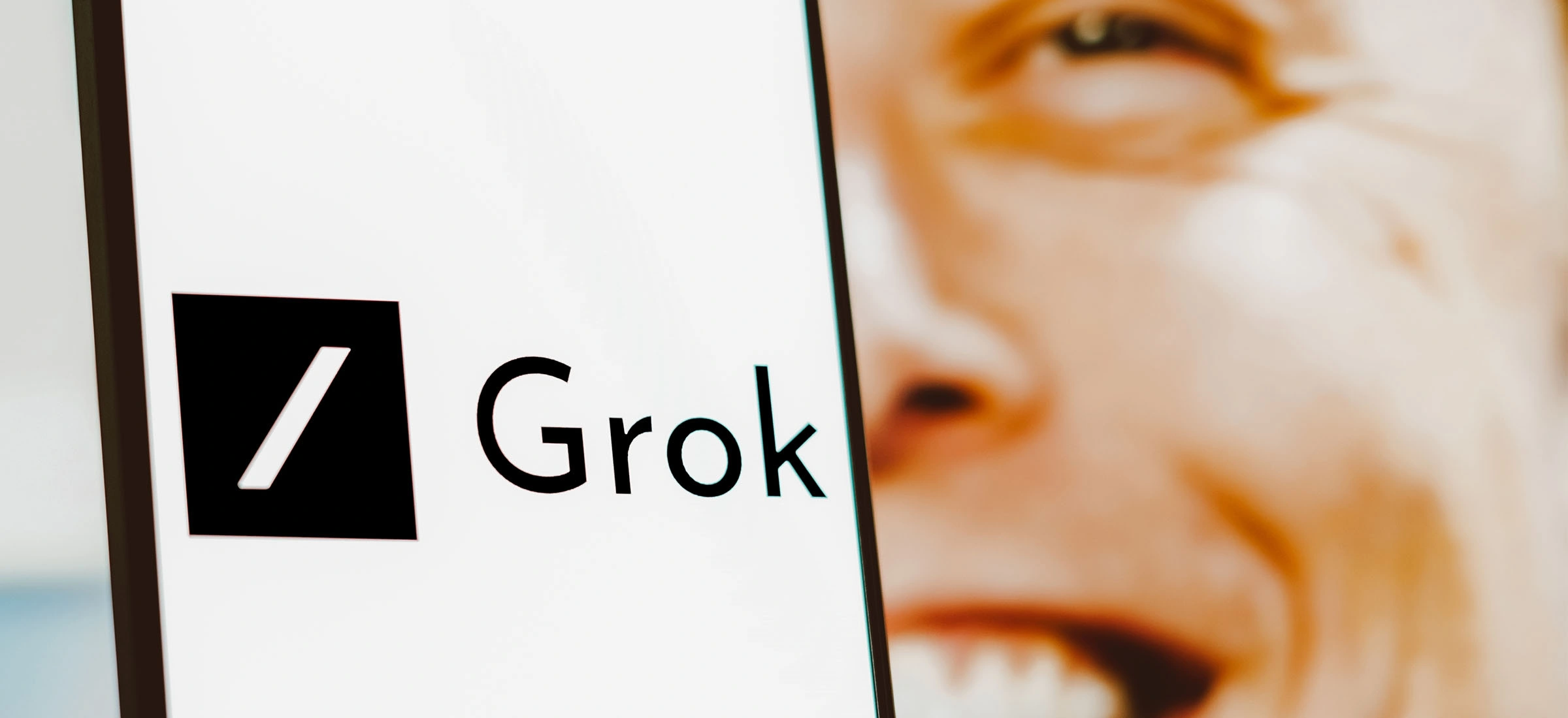 Elon Musk ma własnego chatbota. Jest płatny i generuje dokładnie to, czego byś się spodziewał