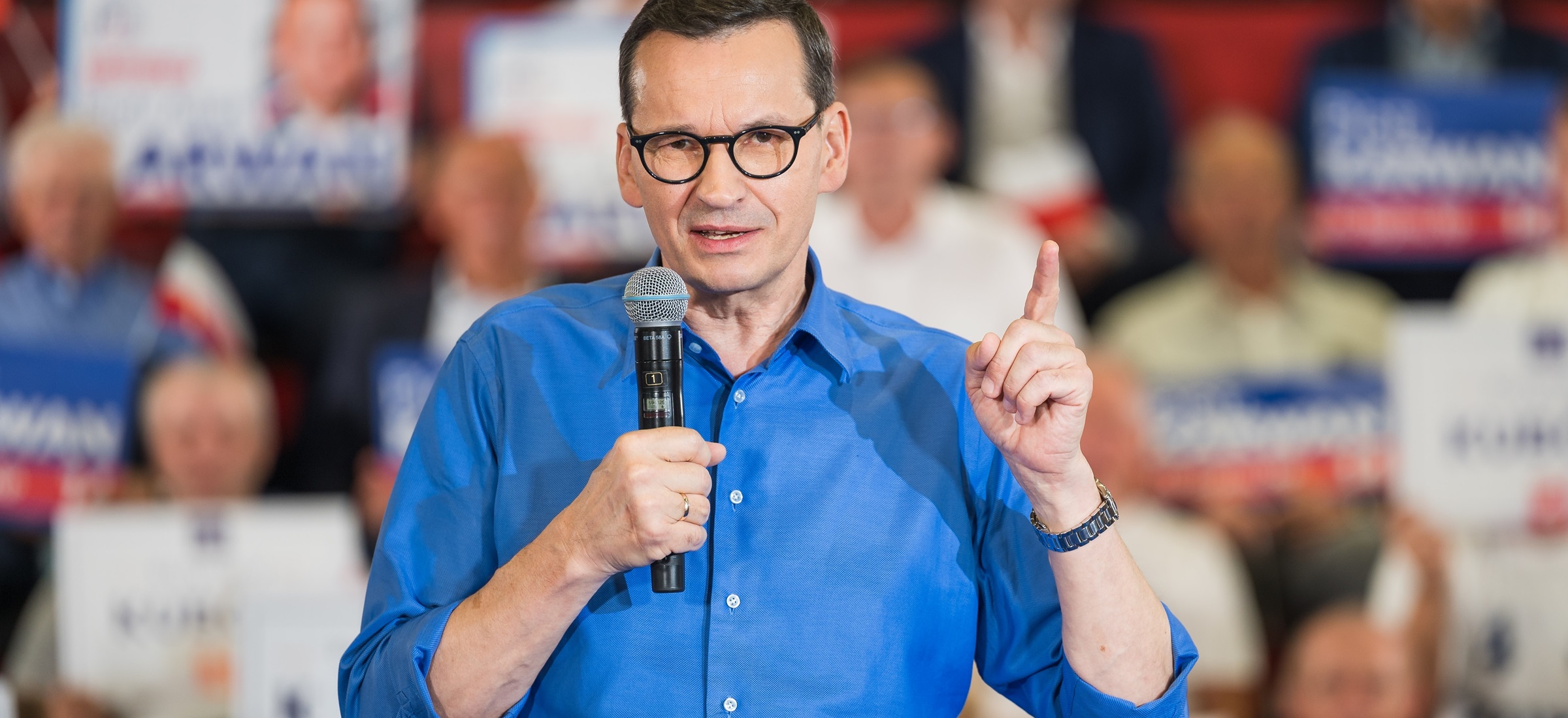 Morawiecki nie chciał się rozstać z rządowym iPhone'em. Sprawdziliśmy, czy odkupił go w okazyjnej cenie