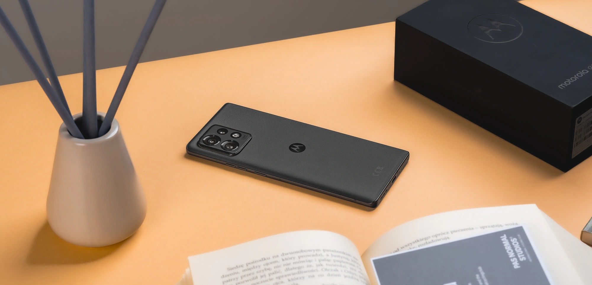 Sprawdzamy zestaw z promocji Plusa - "Drugi smartfon w prezencie". To świetna oferta na święta