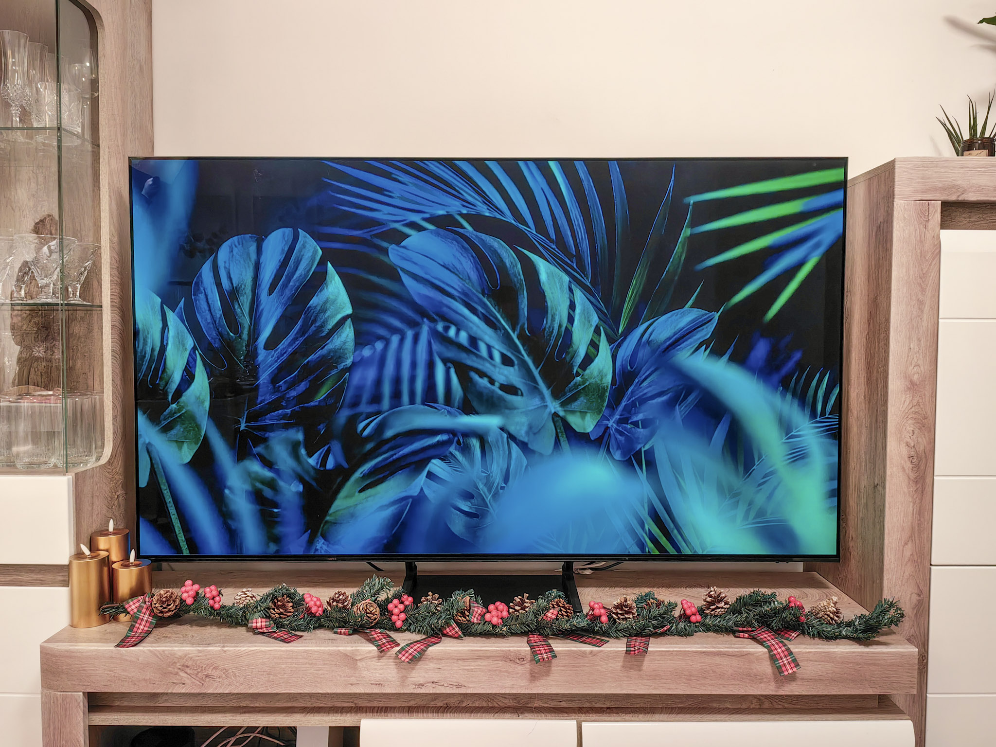 Przetestowałem telewizor Samsung OLED S90C. Świat na ekranie jest piękniejszy niż na żywo