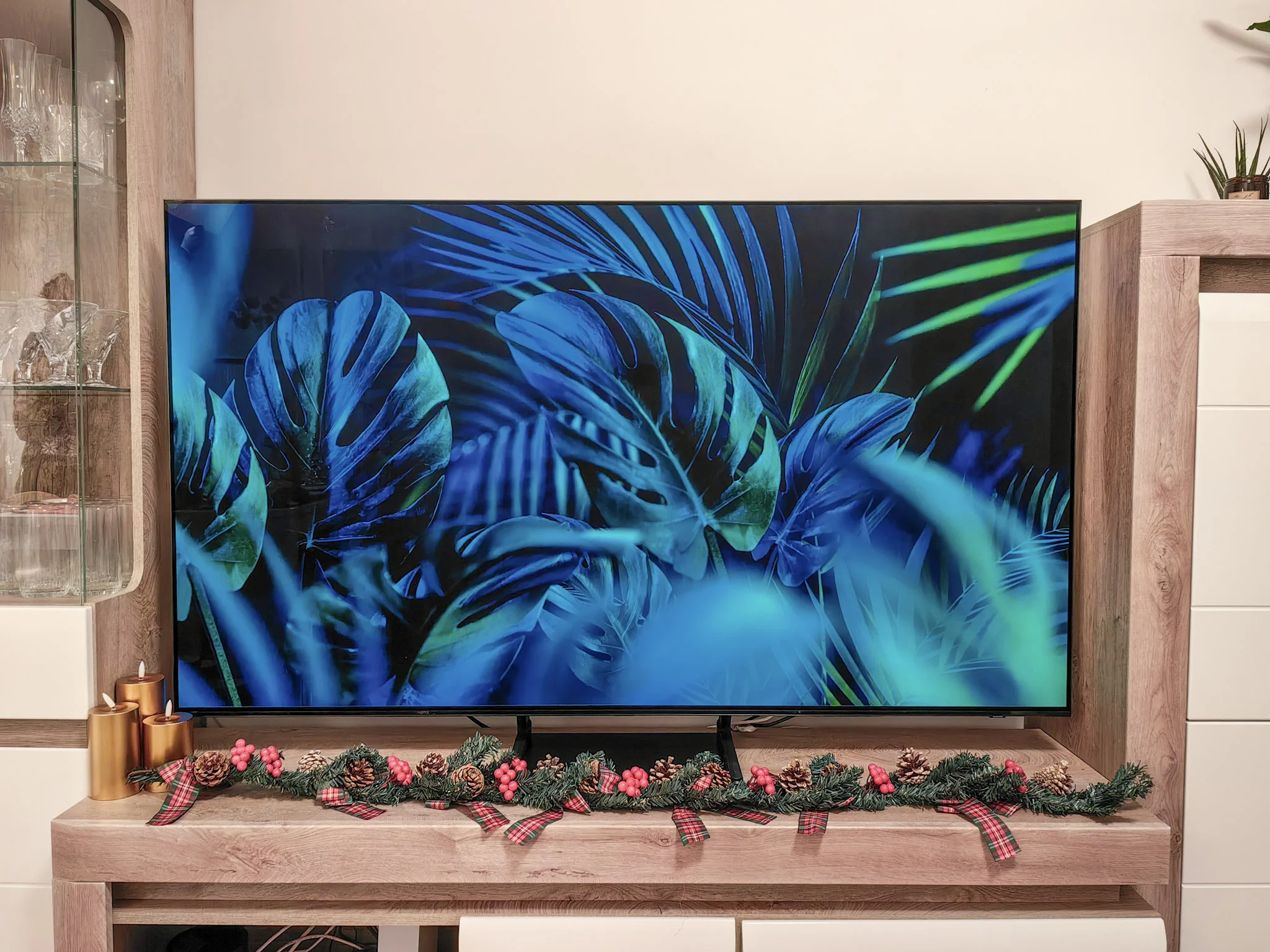 Przetestowałem telewizor Samsung OLED S90C. Świat na ekranie jest piękniejszy niż na żywo