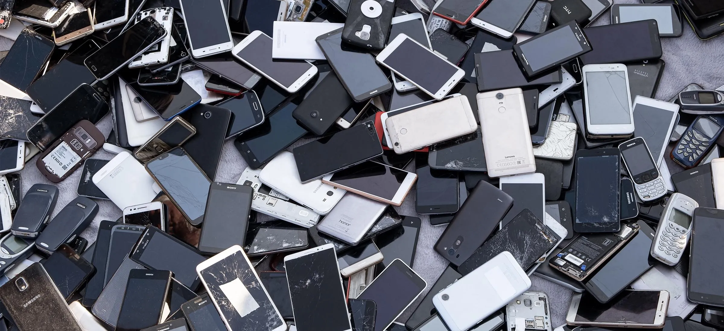 T-Mobile ma pomysł na twój stary telefon. Ten leżący w szufladzie