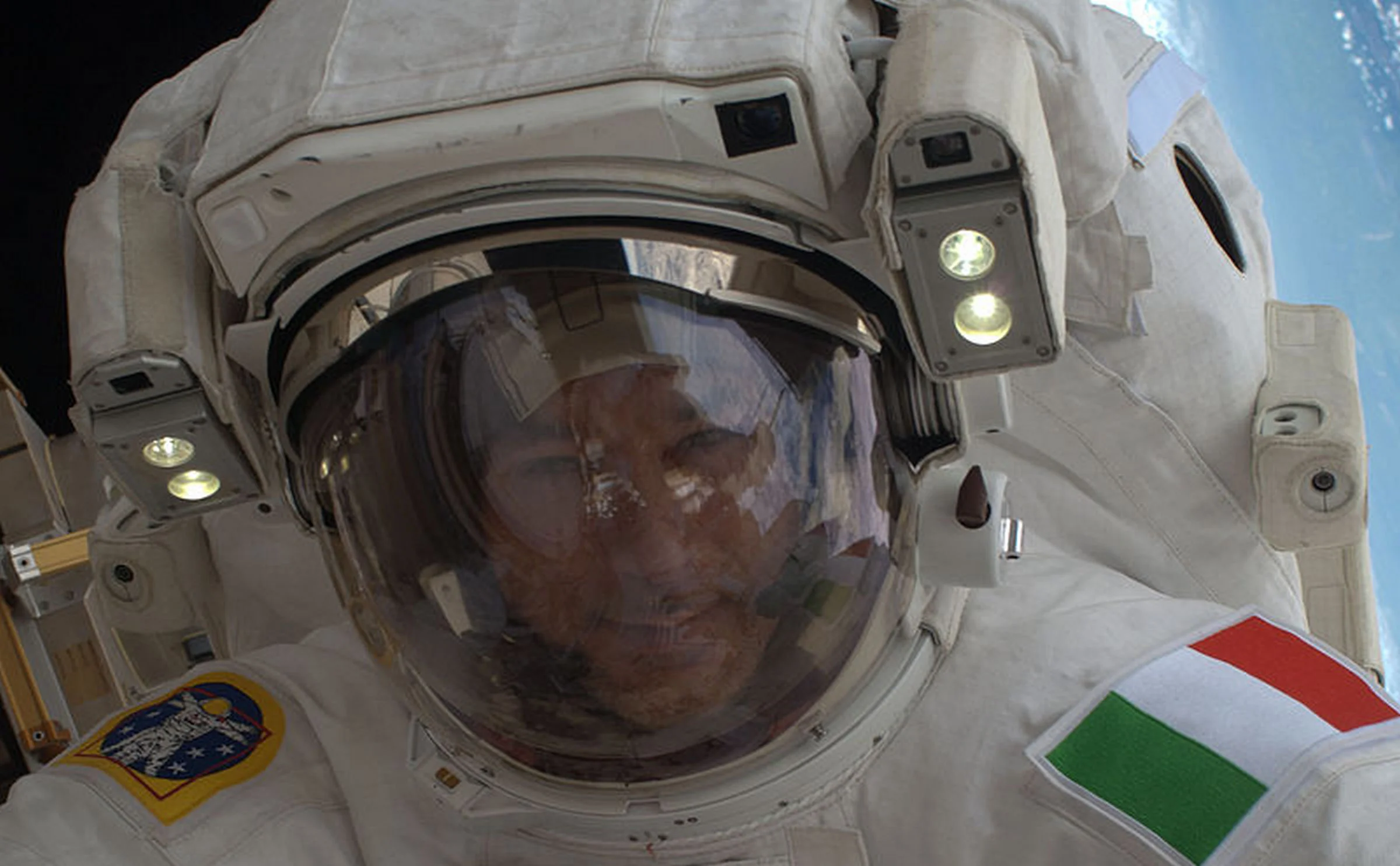 Astronauta prawie się utopił w kosmosie. Oto mrożąca krew historia spaceru kosmicznego