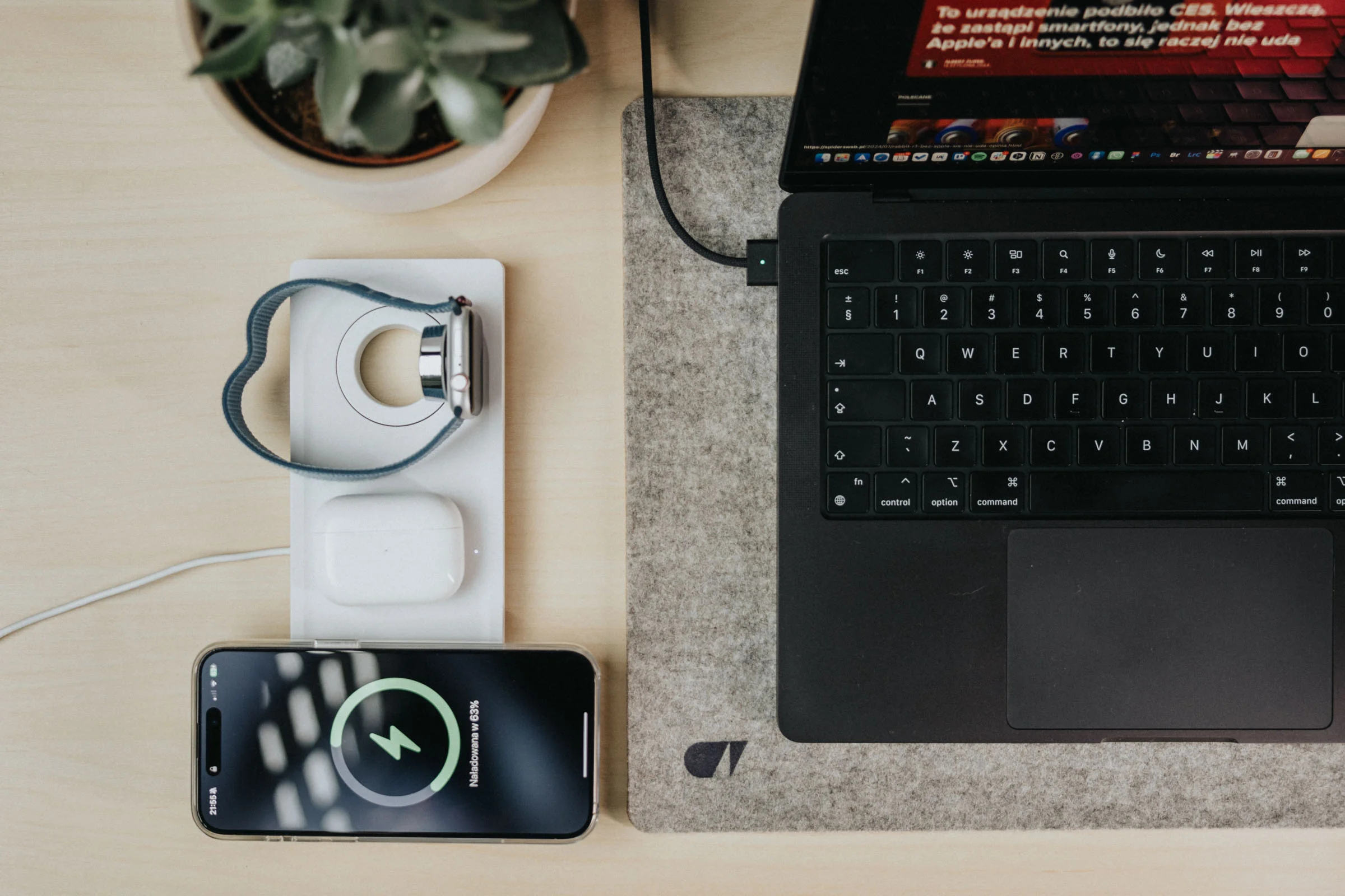 Belkin BoostCharge Pro 3-in-1 test, fot. Krzysztof Basel.