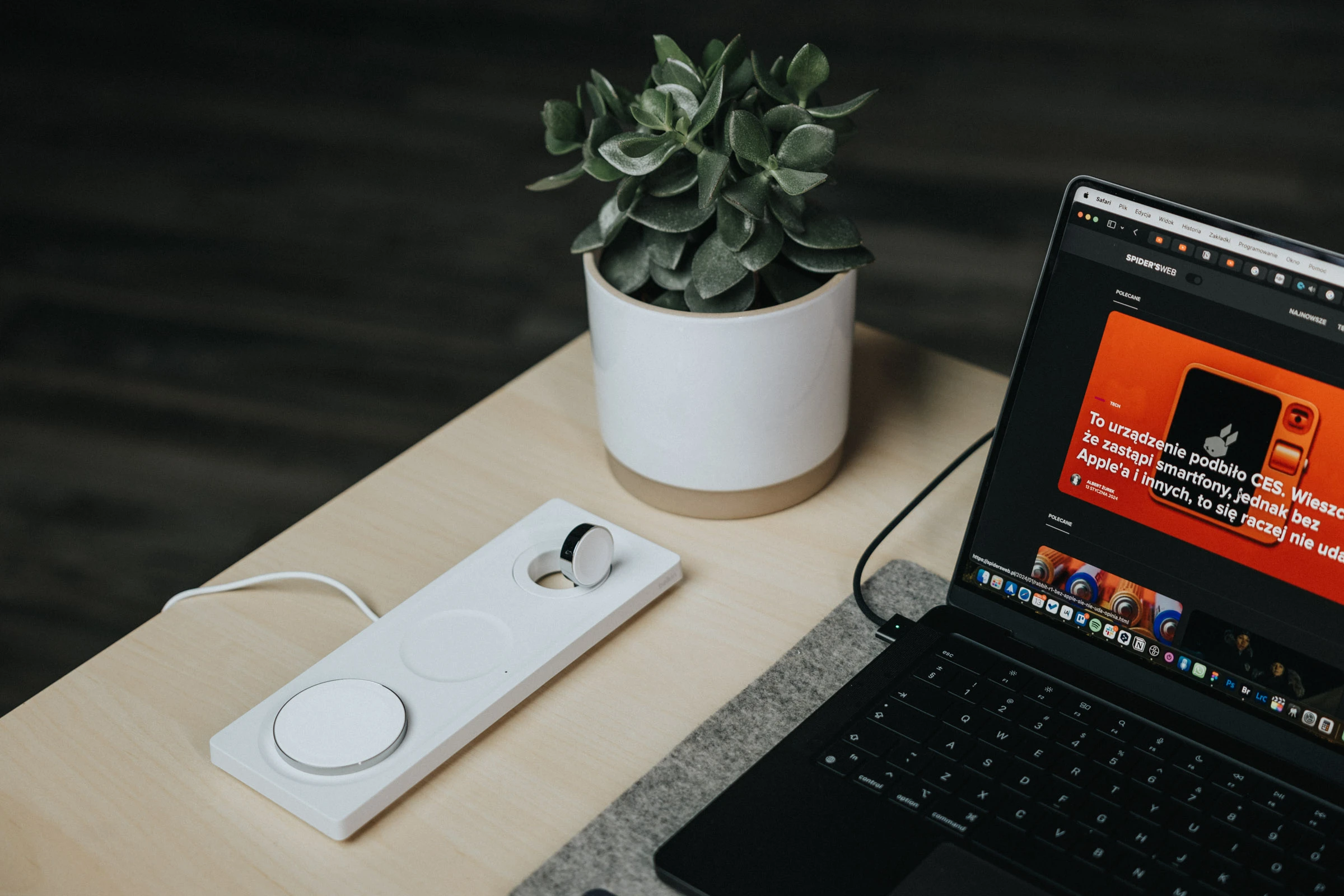 Belkin BoostCharge Pro 3-in-1 test, fot. Krzysztof Basel.
