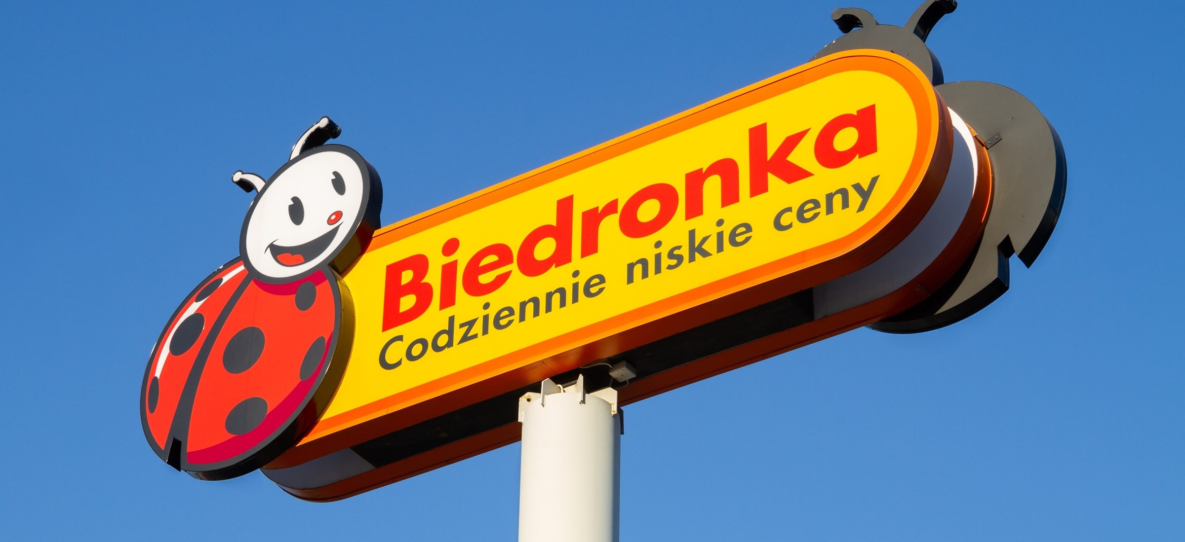Biedronka przesadziła. Ma problem na ulicy i w telefonach