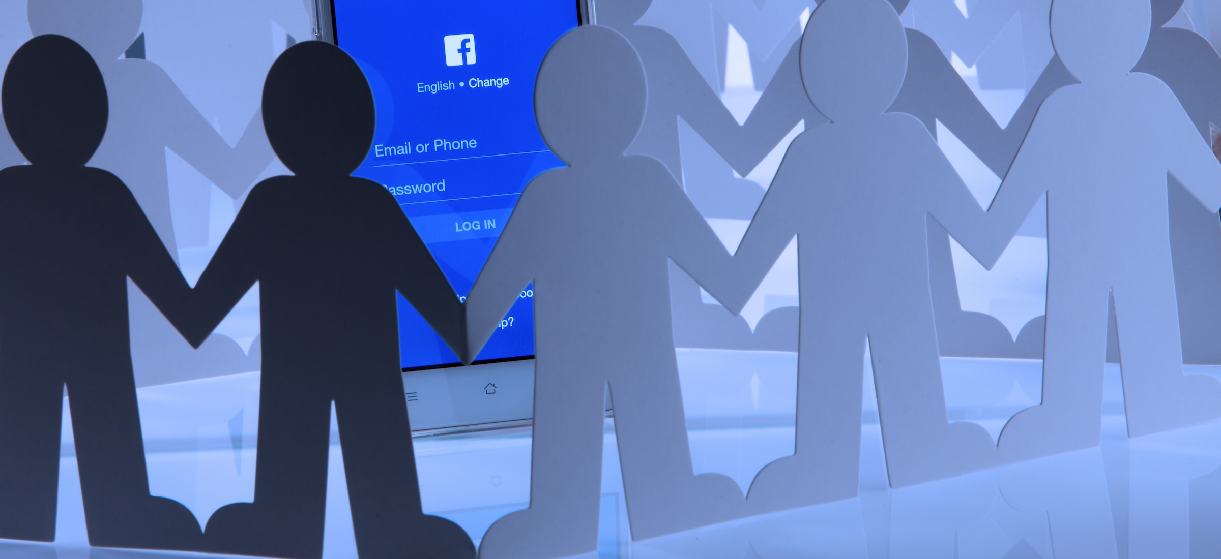 Polacy przejęli międzynarodową grupę na Facebooku. Wtedy się zaczęło class="wp-image-4287779"